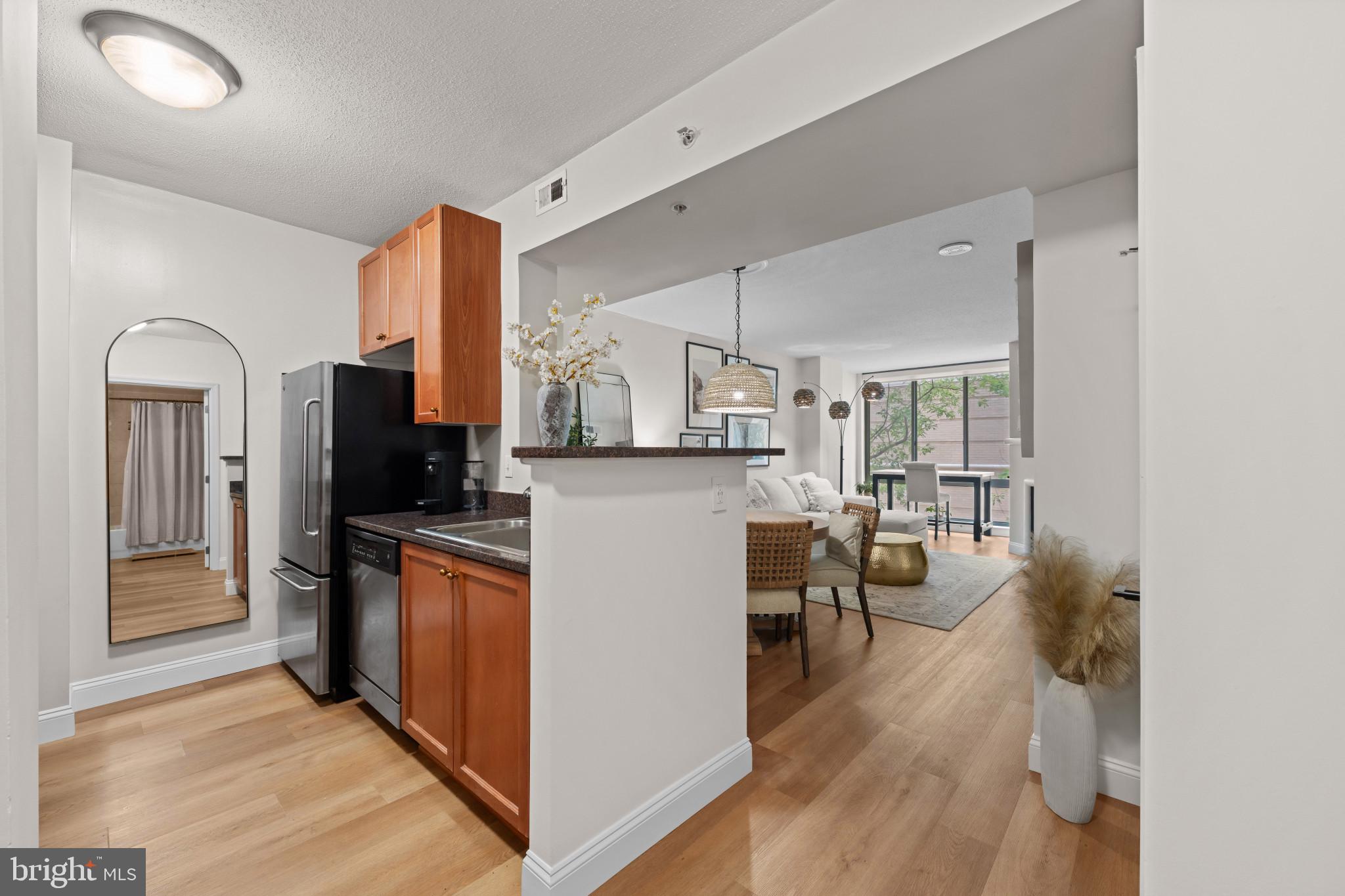 851 N GLEBE ROAD 207