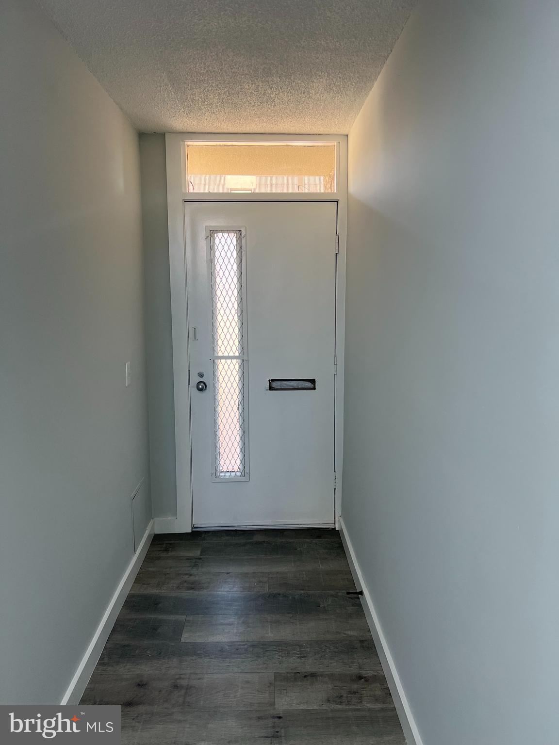 2214 DEERFERN CRESCENT