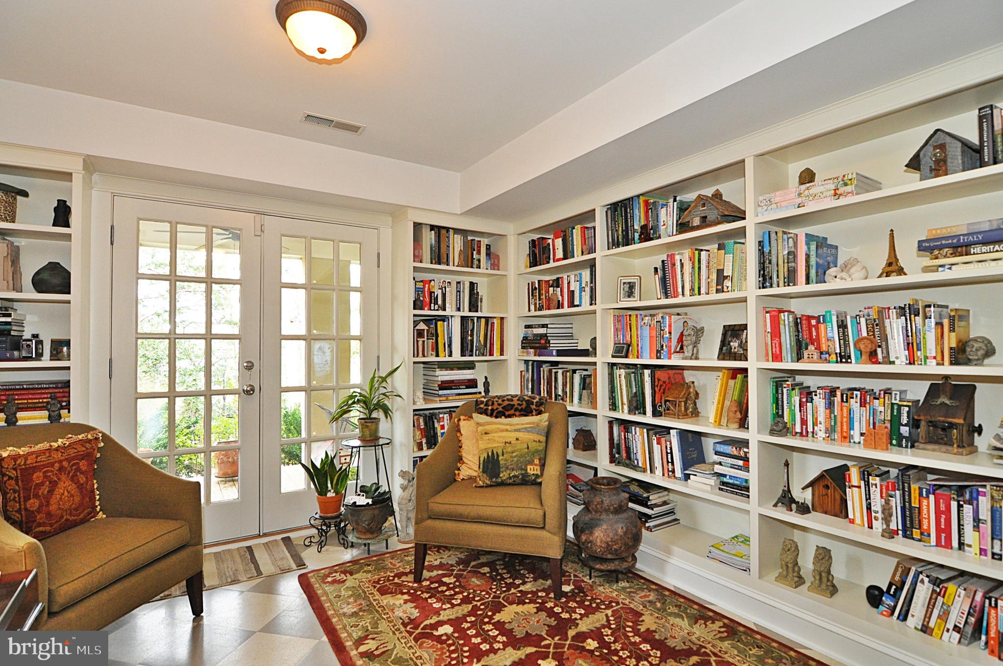 ARLINGTON RIDGE - Residential