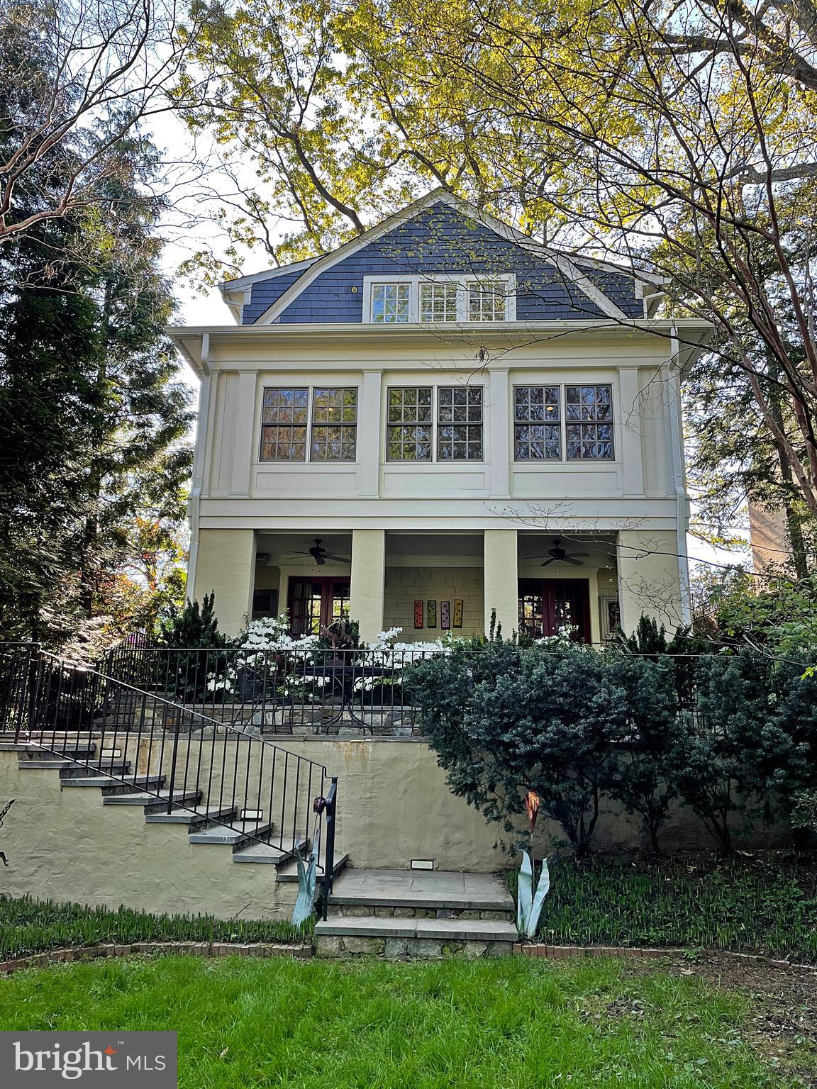 ARLINGTON RIDGE - Residential