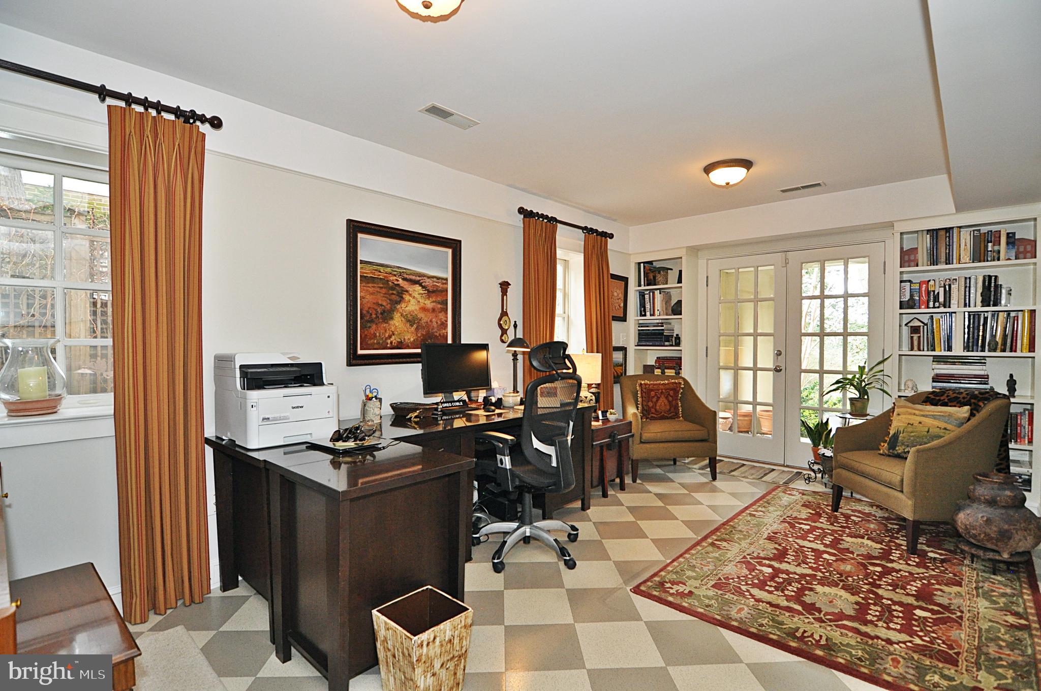 ARLINGTON RIDGE - Residential