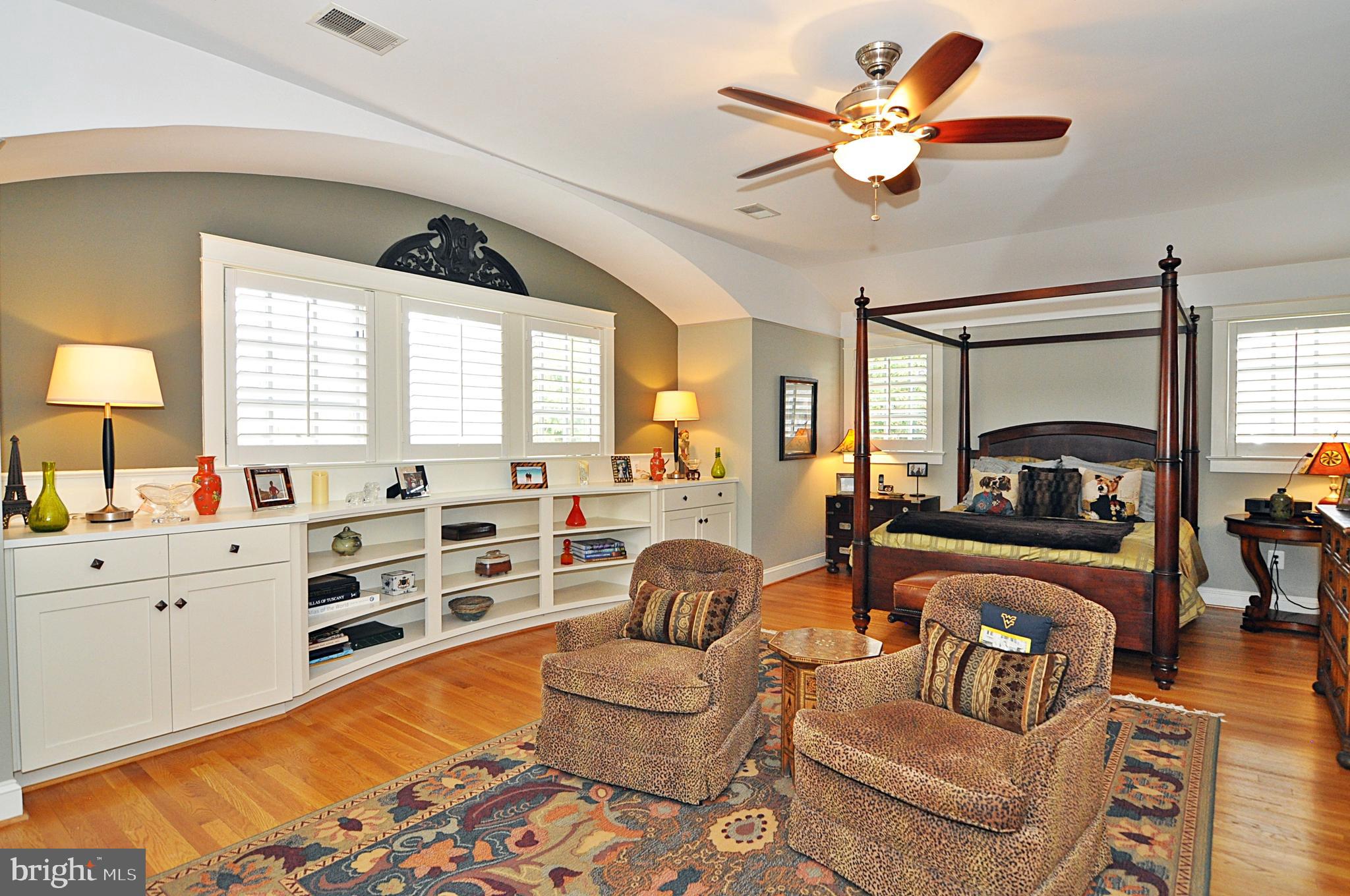 ARLINGTON RIDGE - Residential