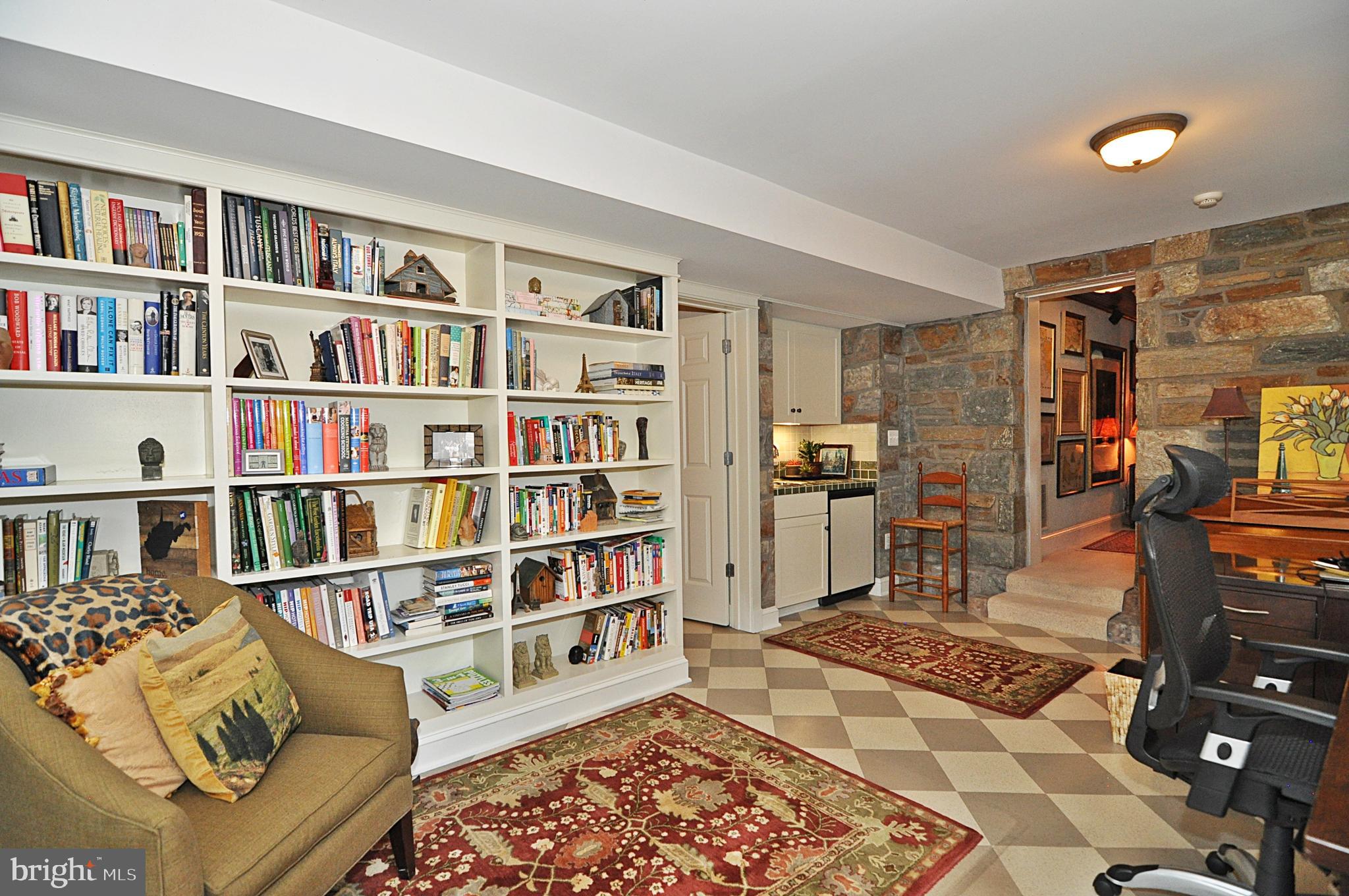 ARLINGTON RIDGE - Residential