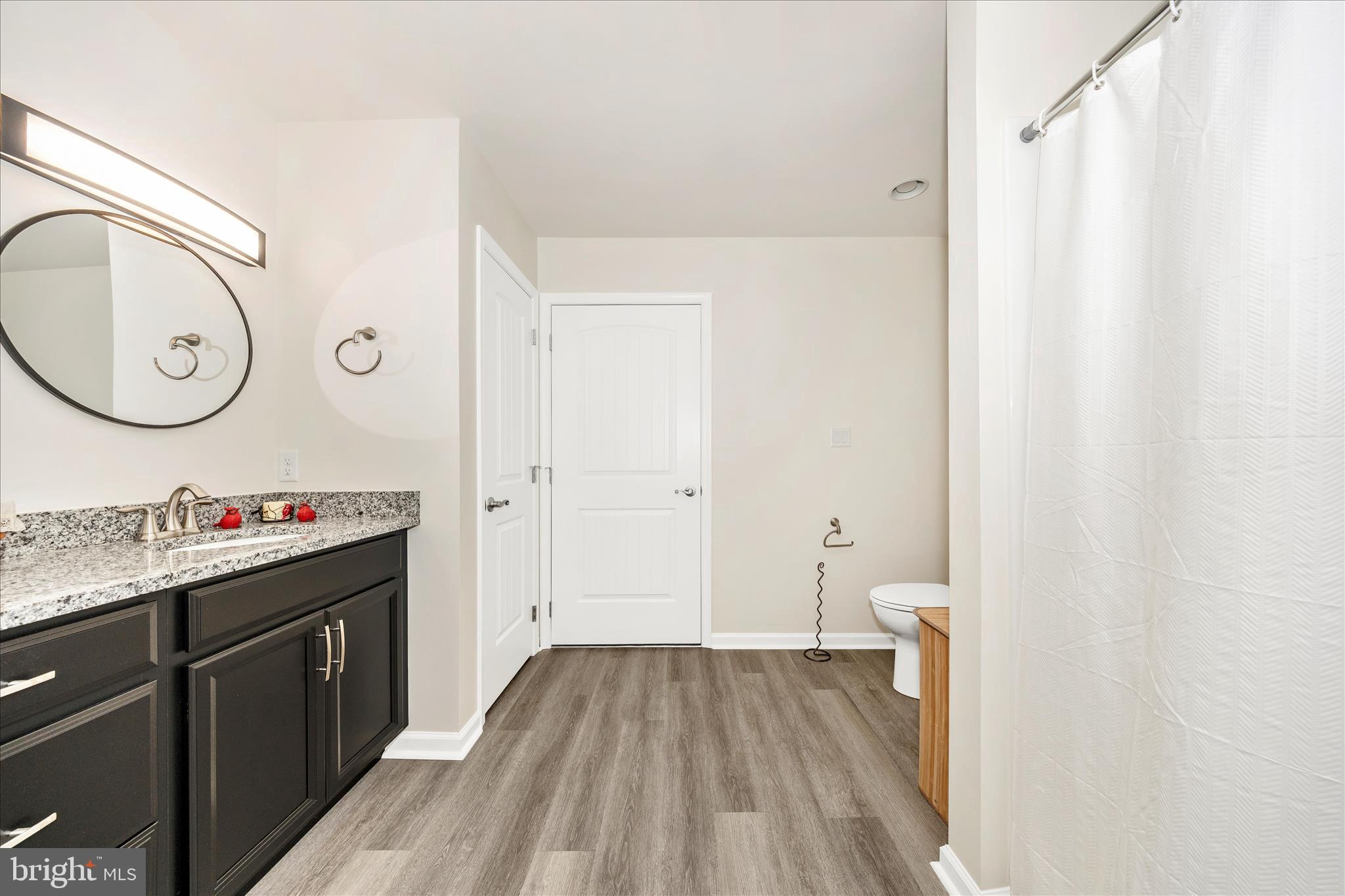 EMERALD POINTE - Residential