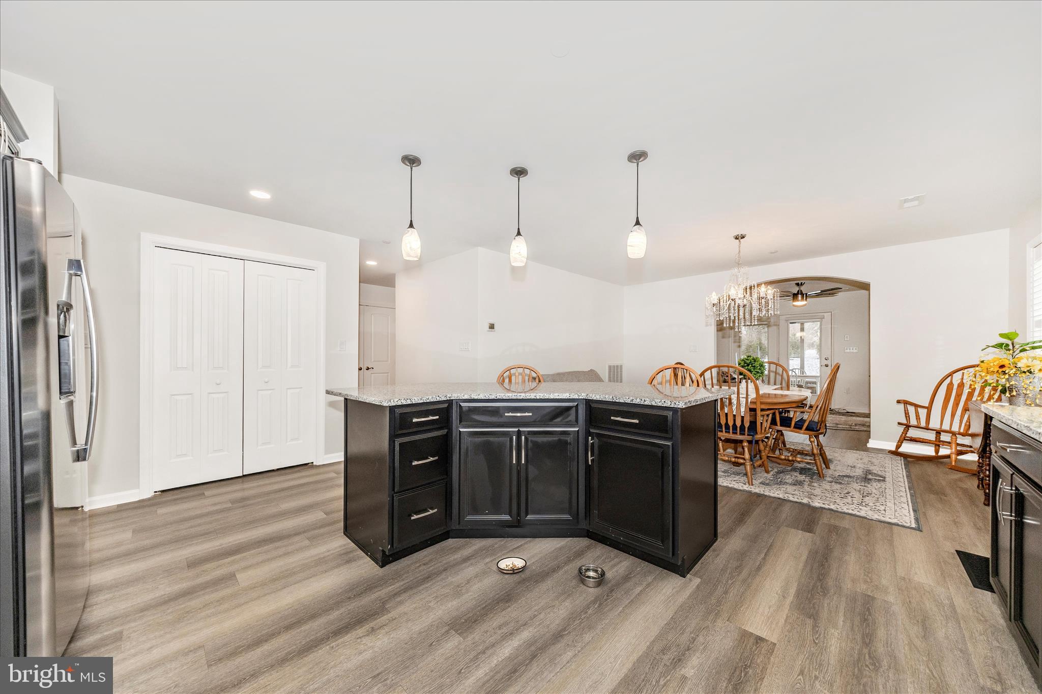 EMERALD POINTE - Residential