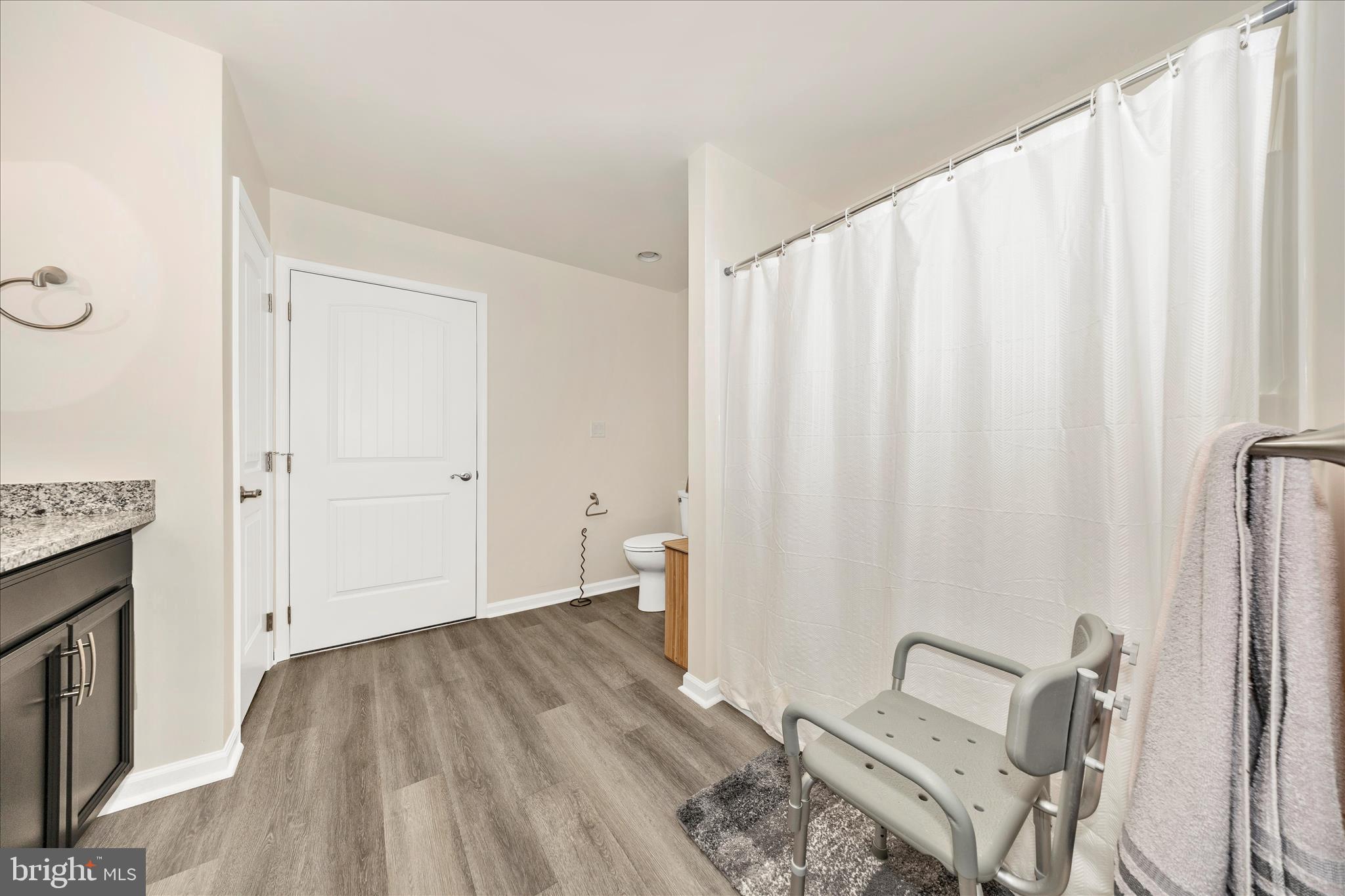 EMERALD POINTE - Residential