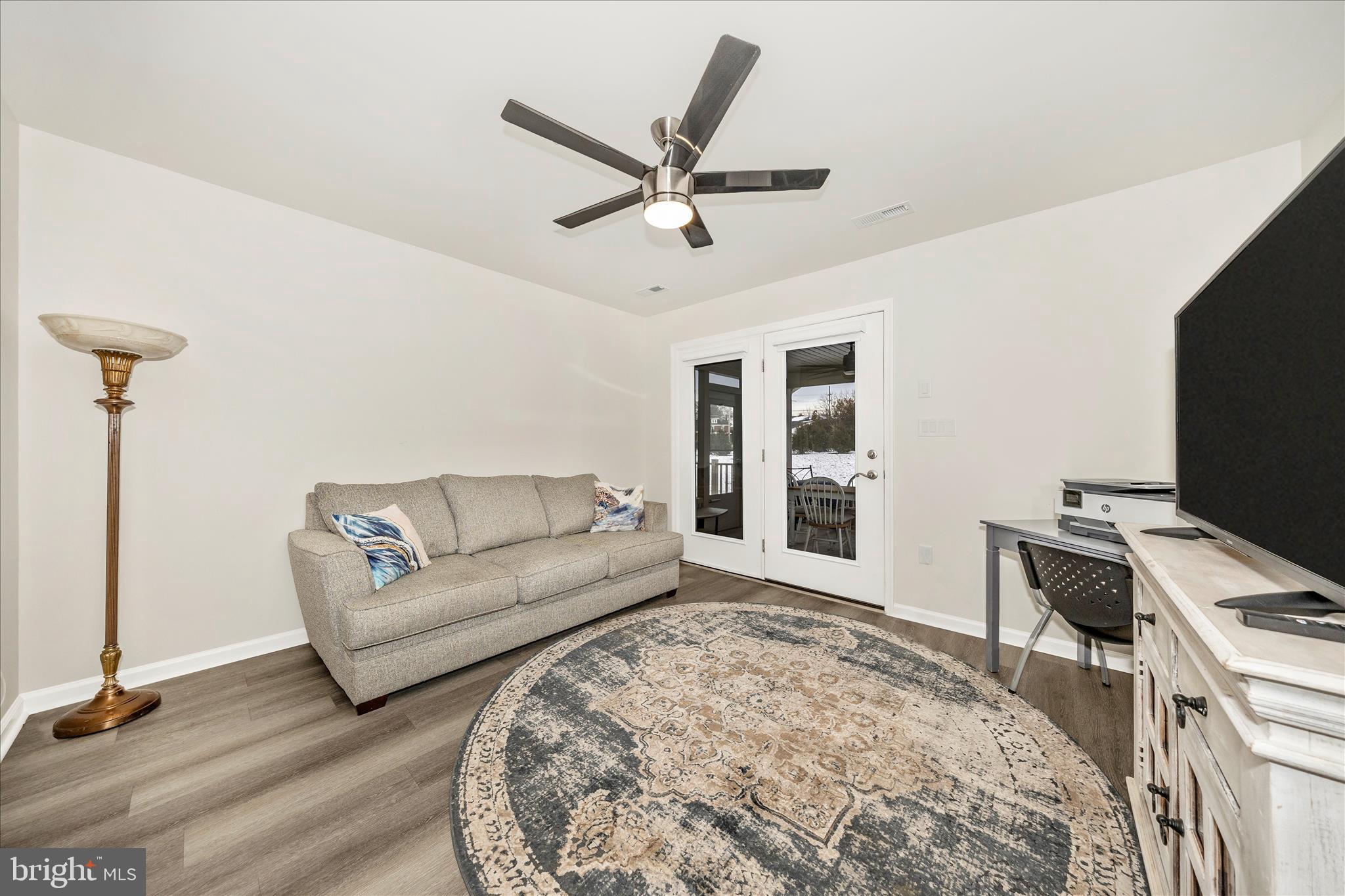 EMERALD POINTE - Residential