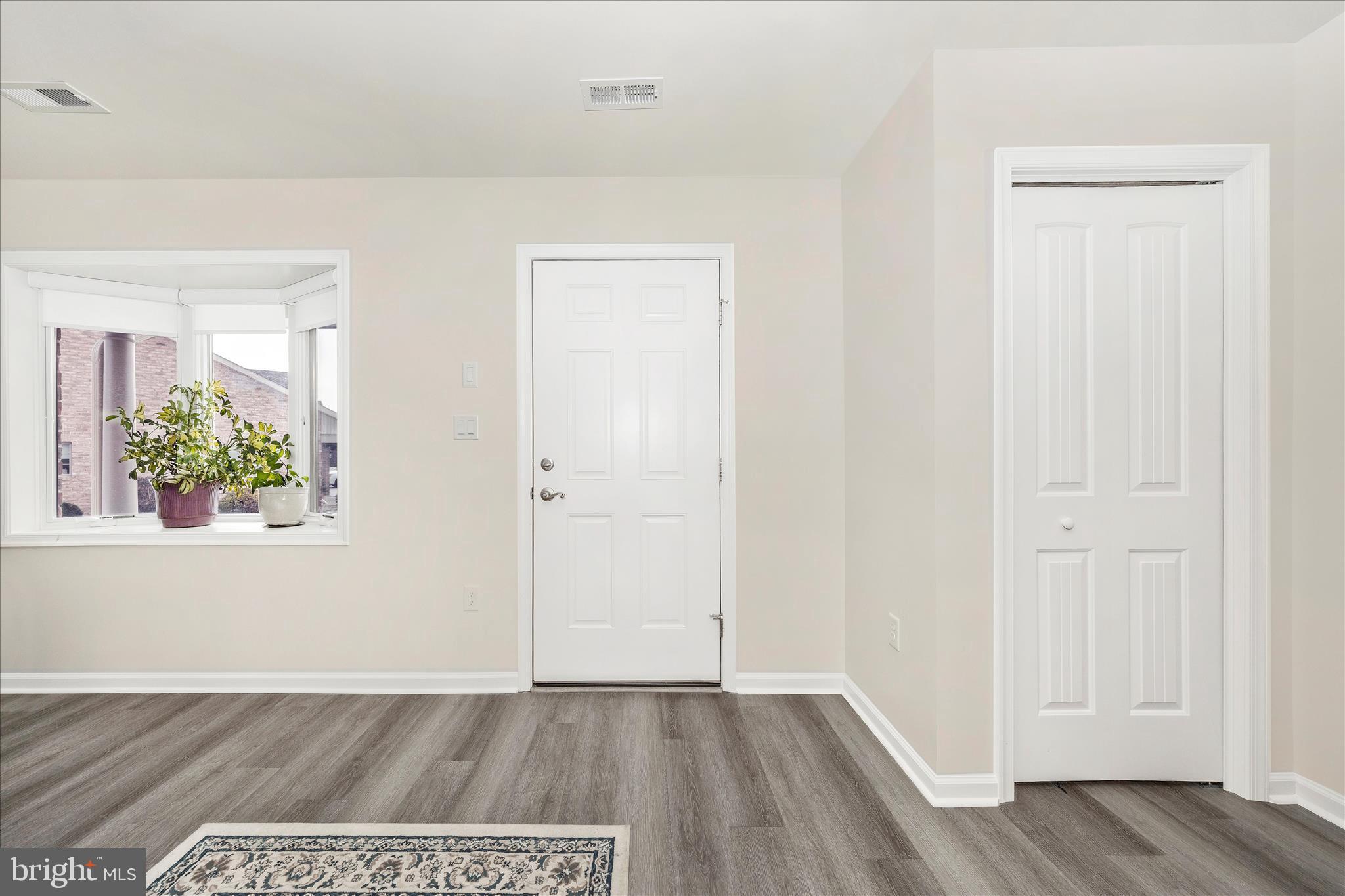 EMERALD POINTE - Residential