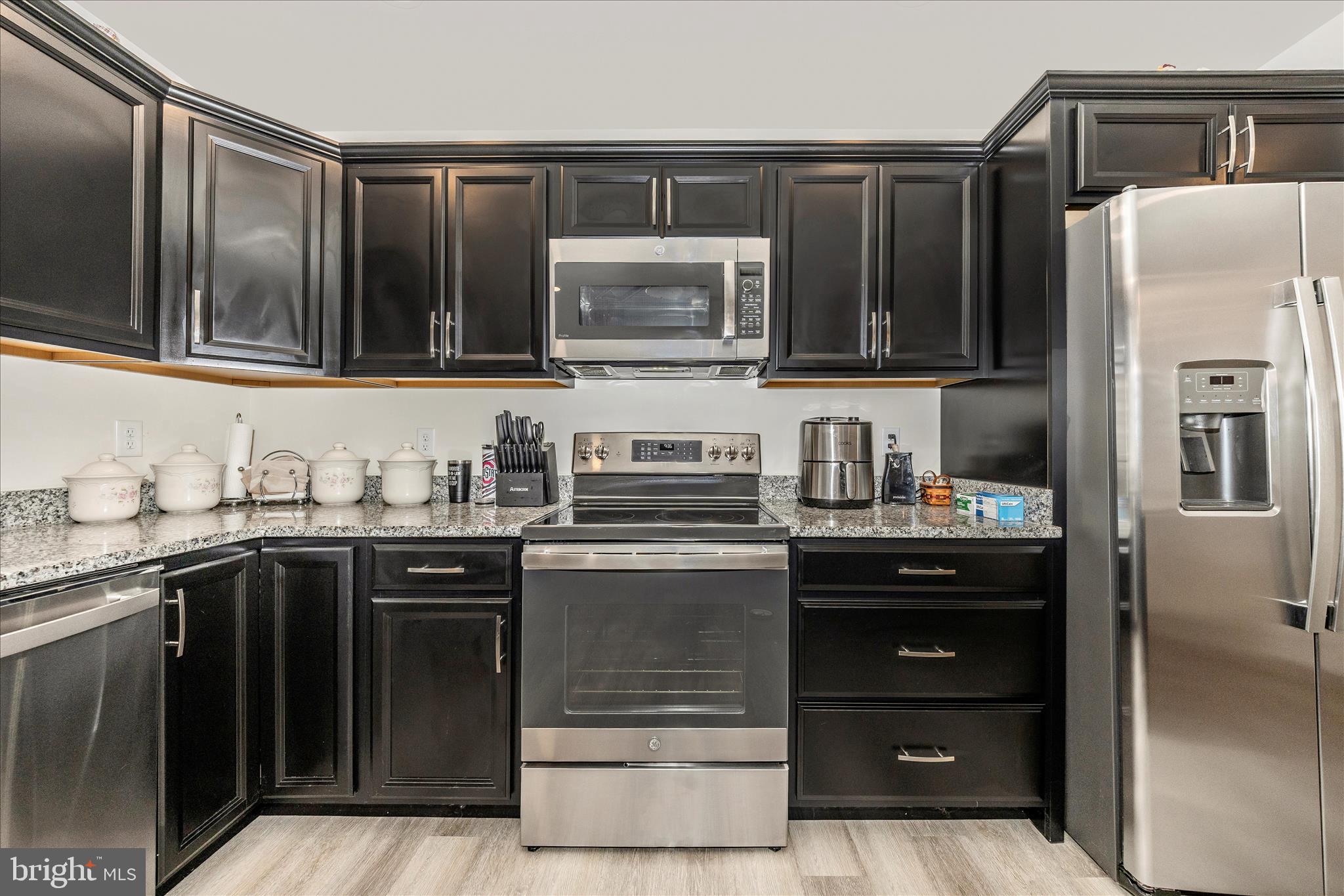 EMERALD POINTE - Residential