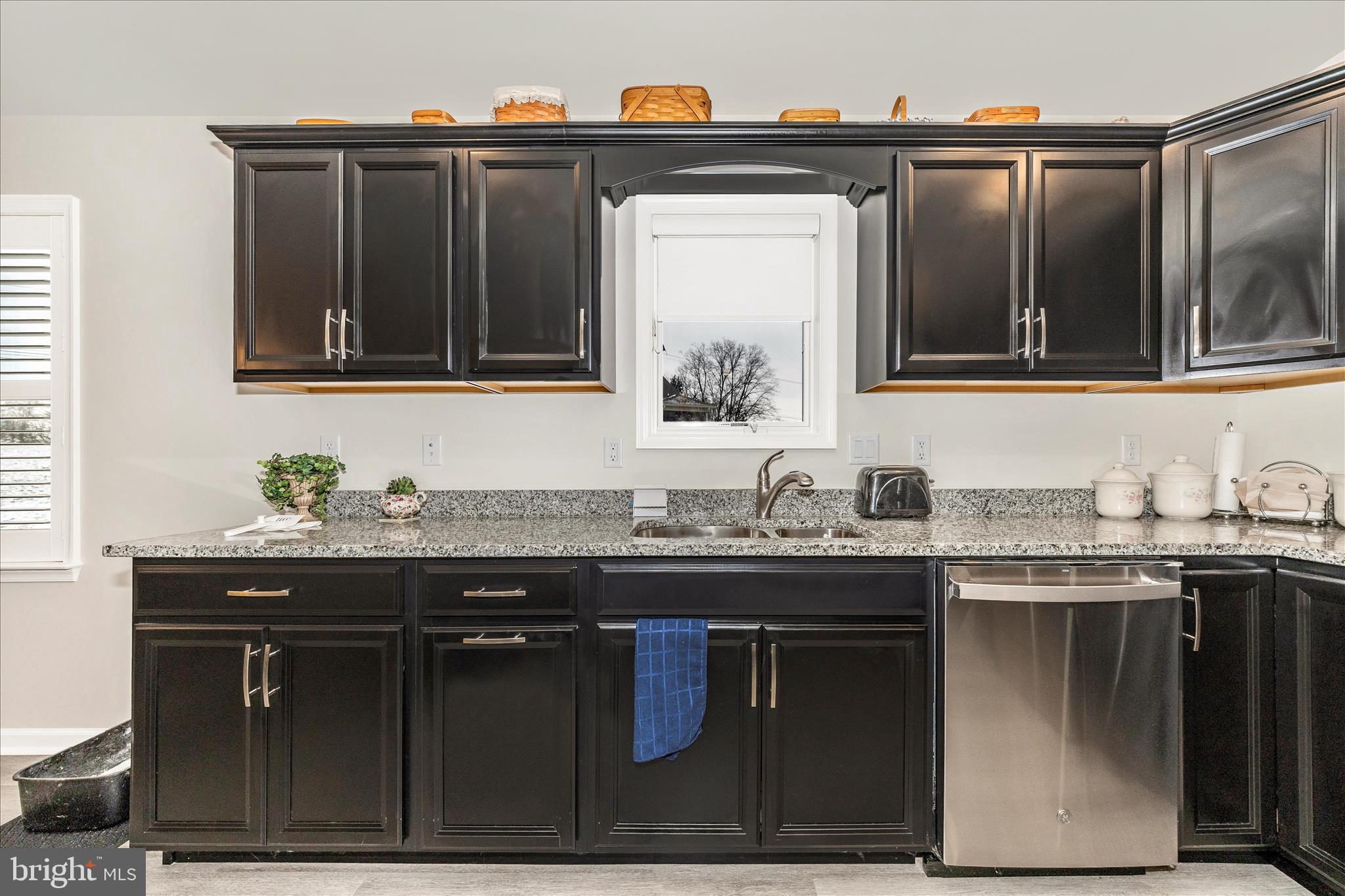 EMERALD POINTE - Residential