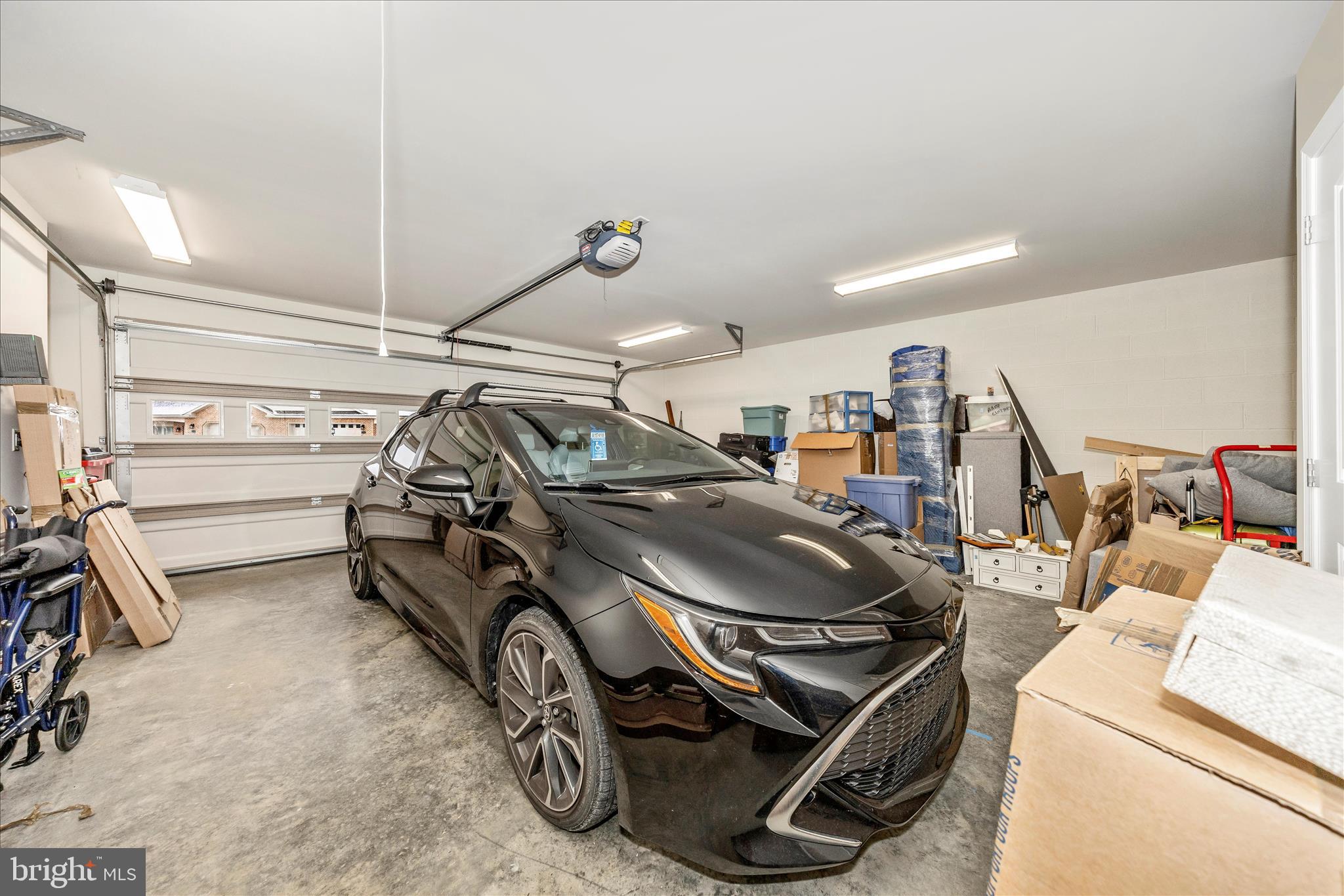 EMERALD POINTE - Residential