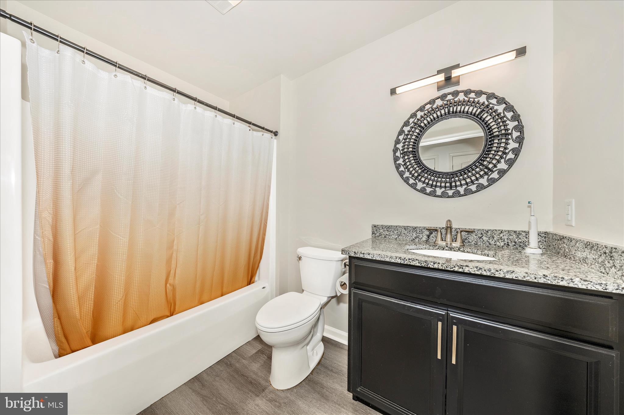 EMERALD POINTE - Residential