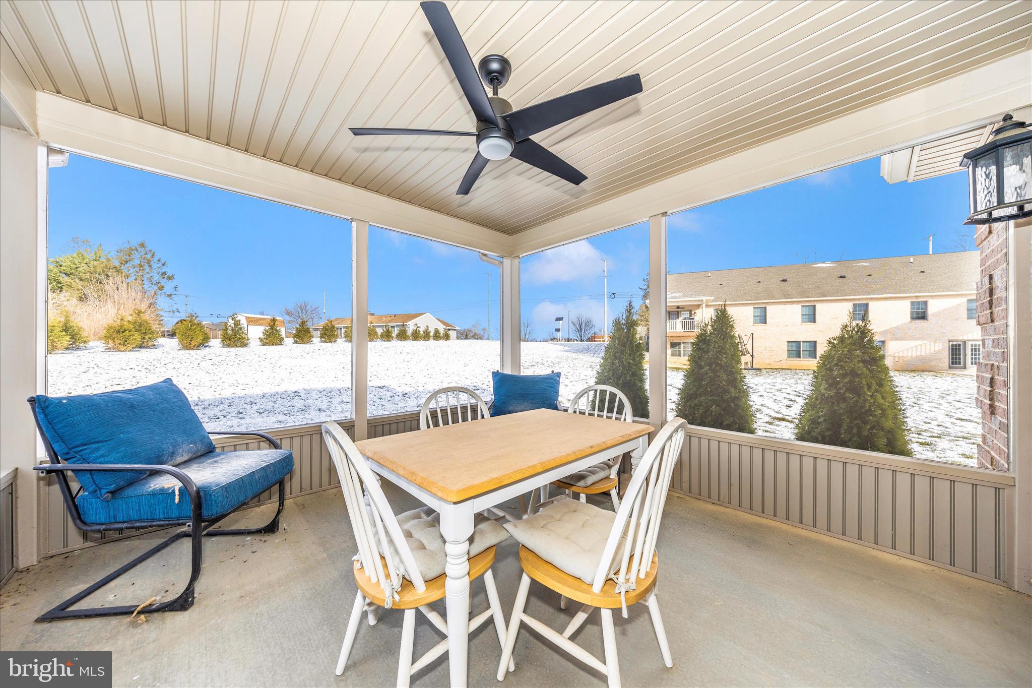 EMERALD POINTE - Residential