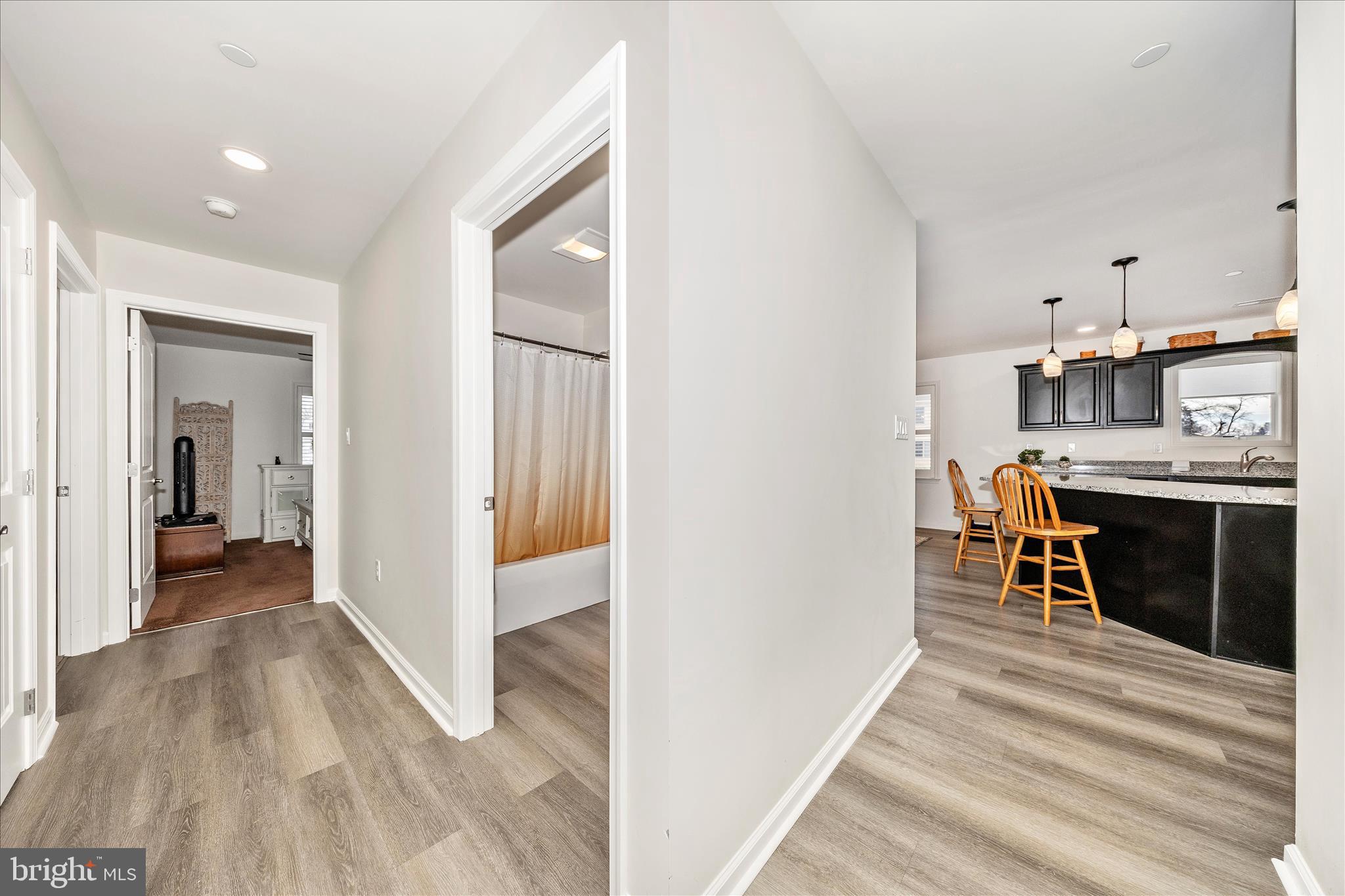 EMERALD POINTE - Residential