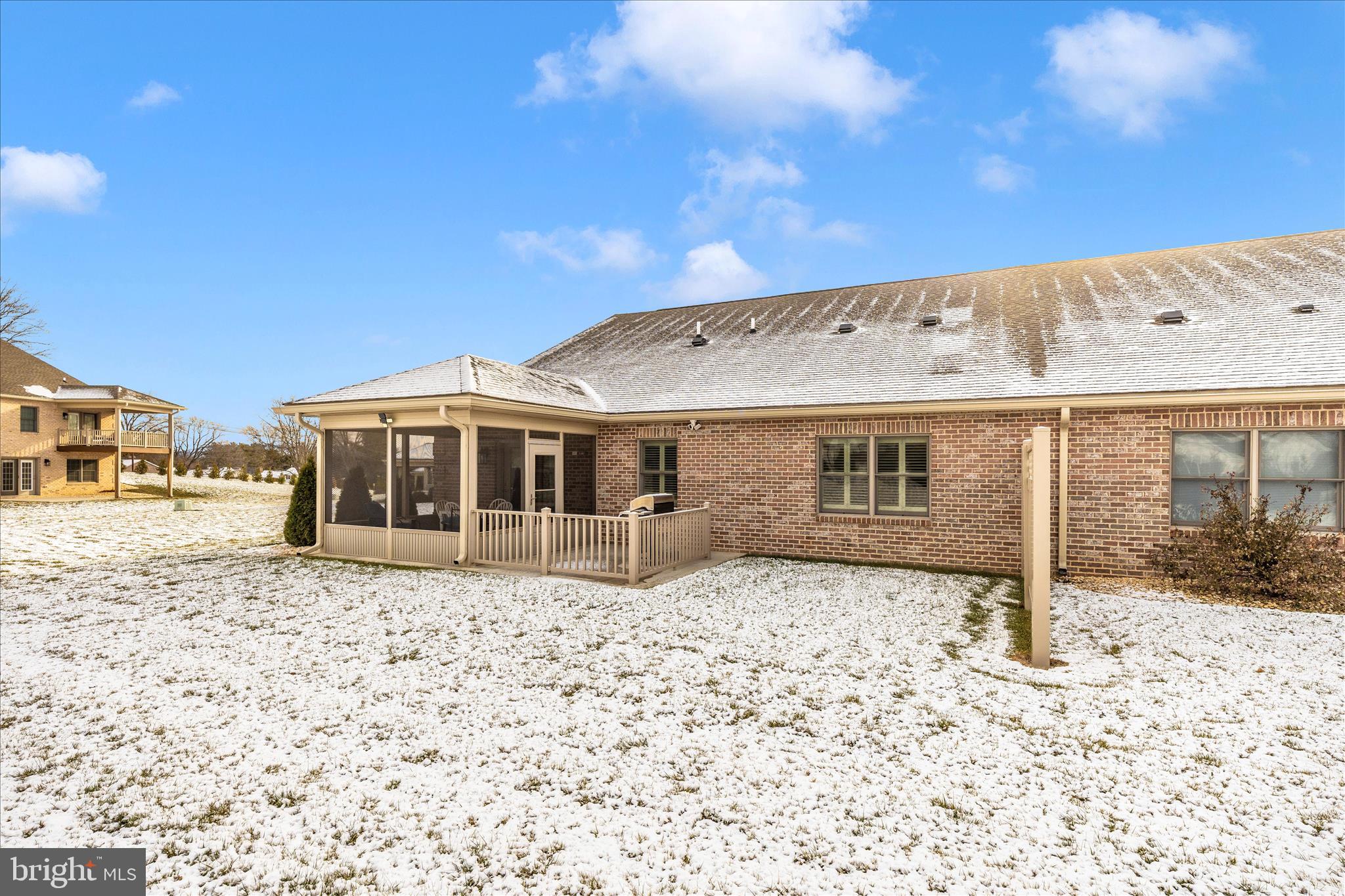 EMERALD POINTE - Residential