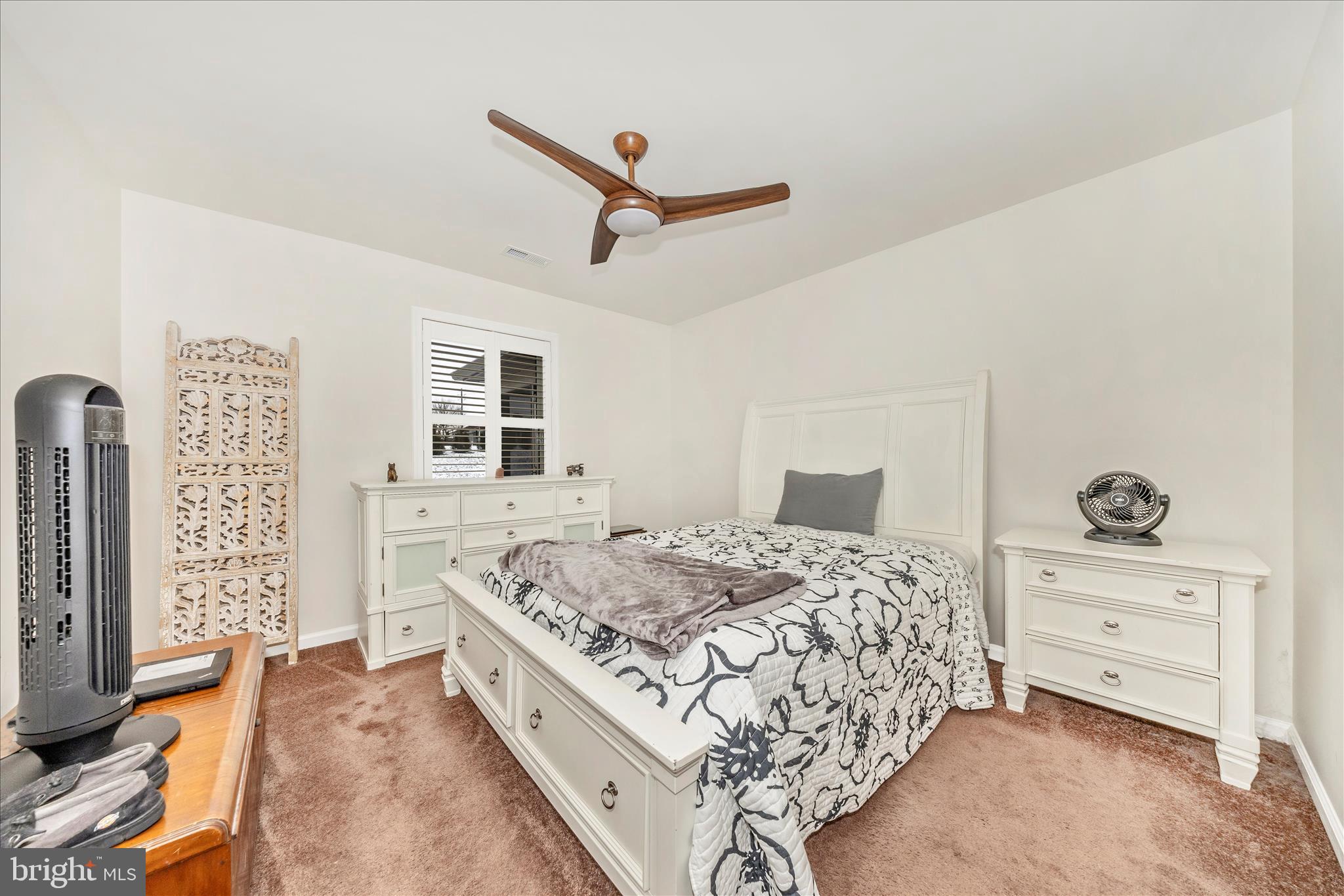 EMERALD POINTE - Residential