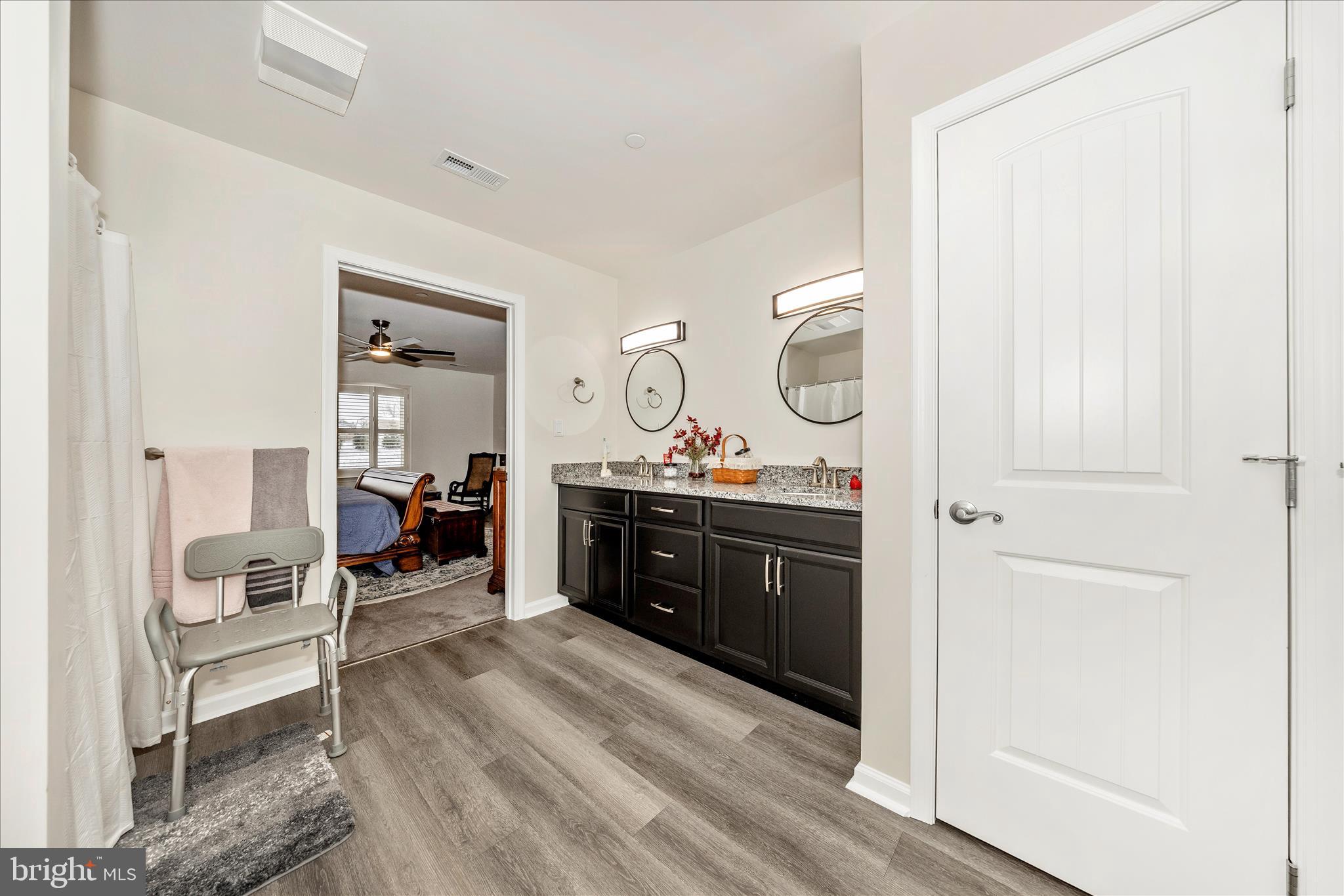 EMERALD POINTE - Residential