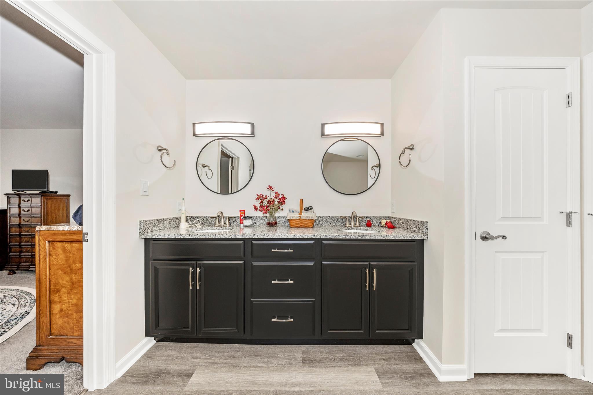 EMERALD POINTE - Residential