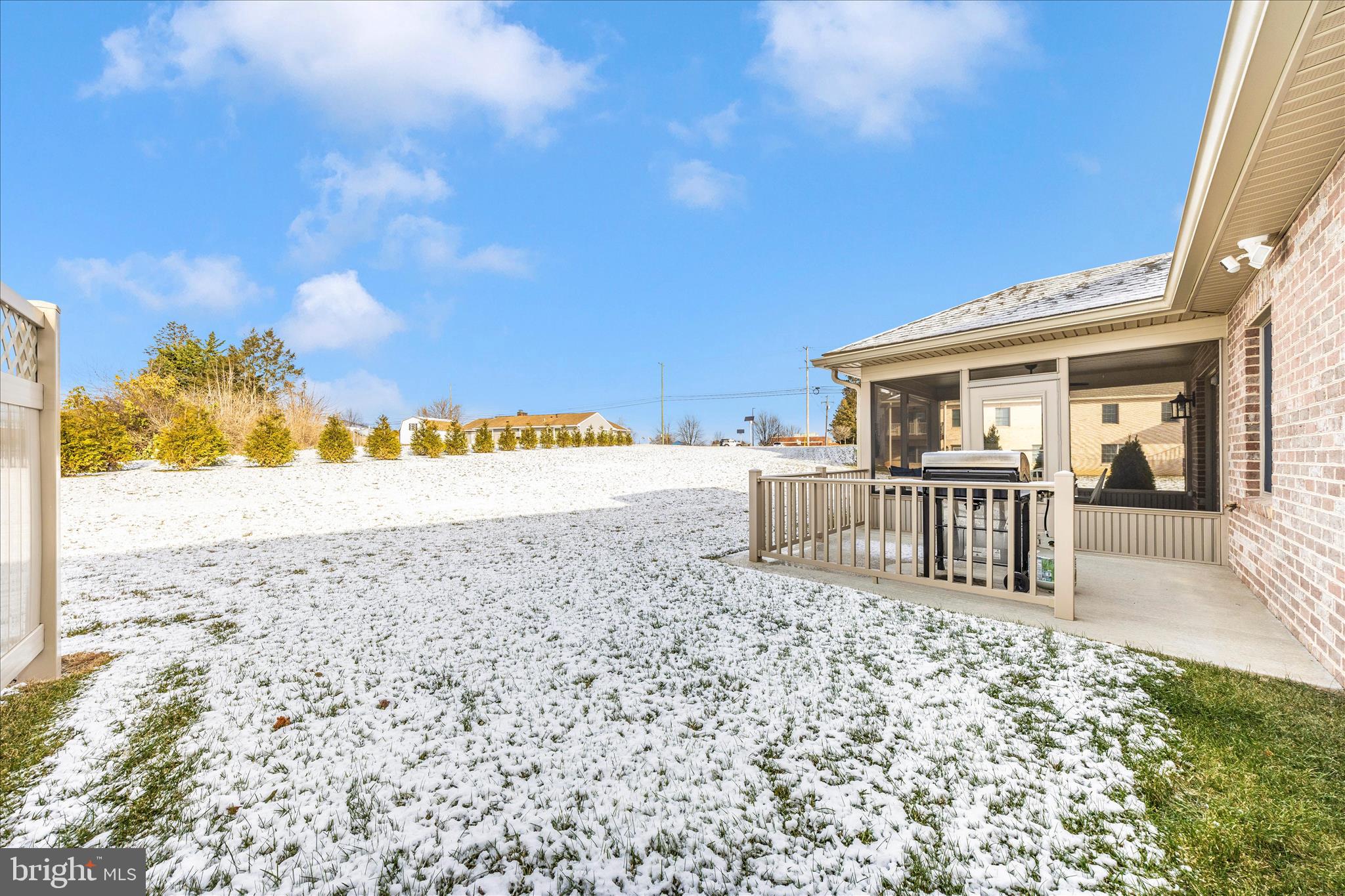 EMERALD POINTE - Residential