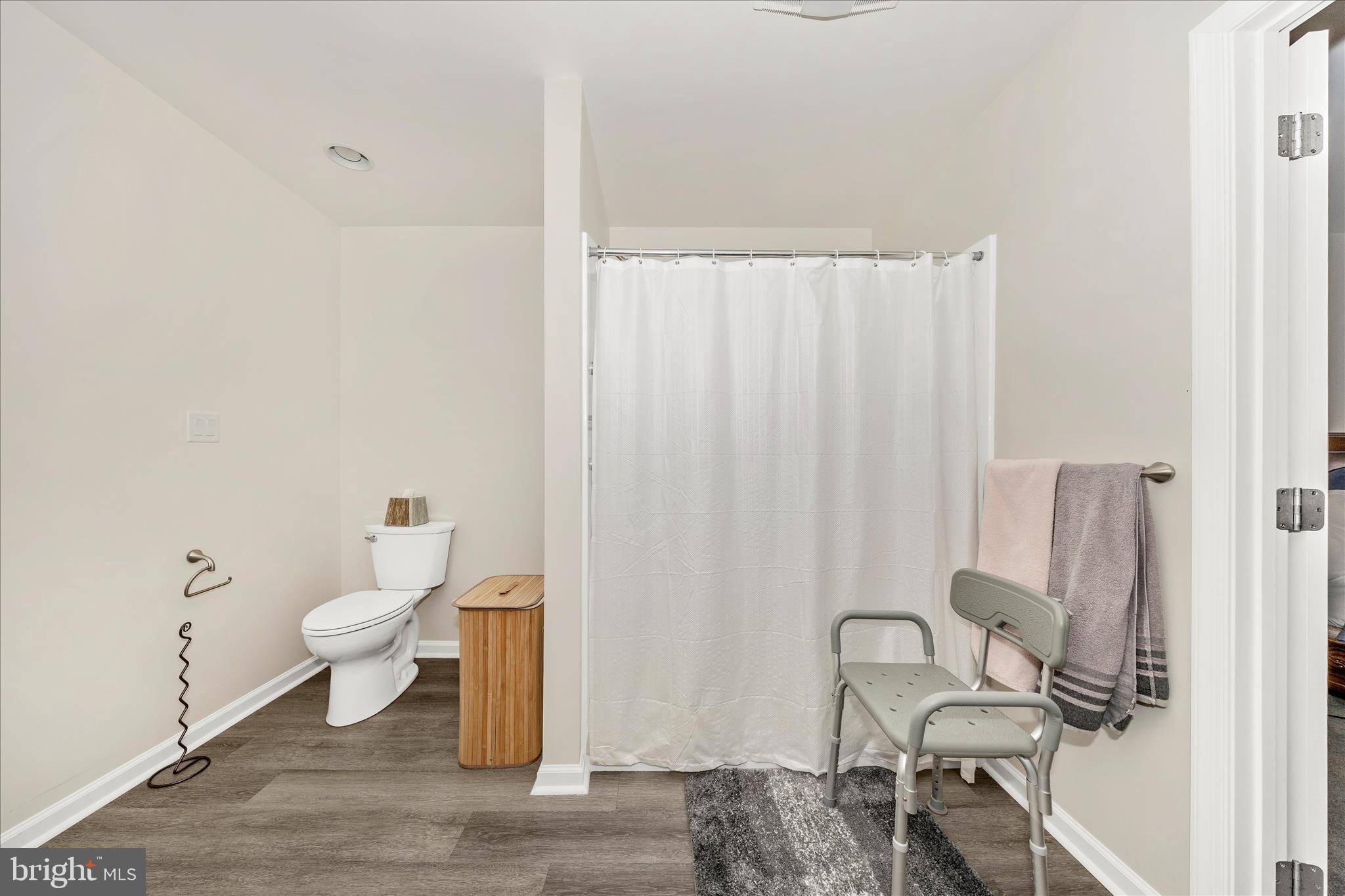 EMERALD POINTE - Residential