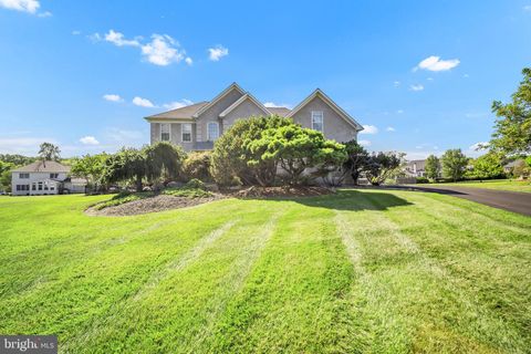 15 DOVER PLACE SOUTHAMPTON PA 18966