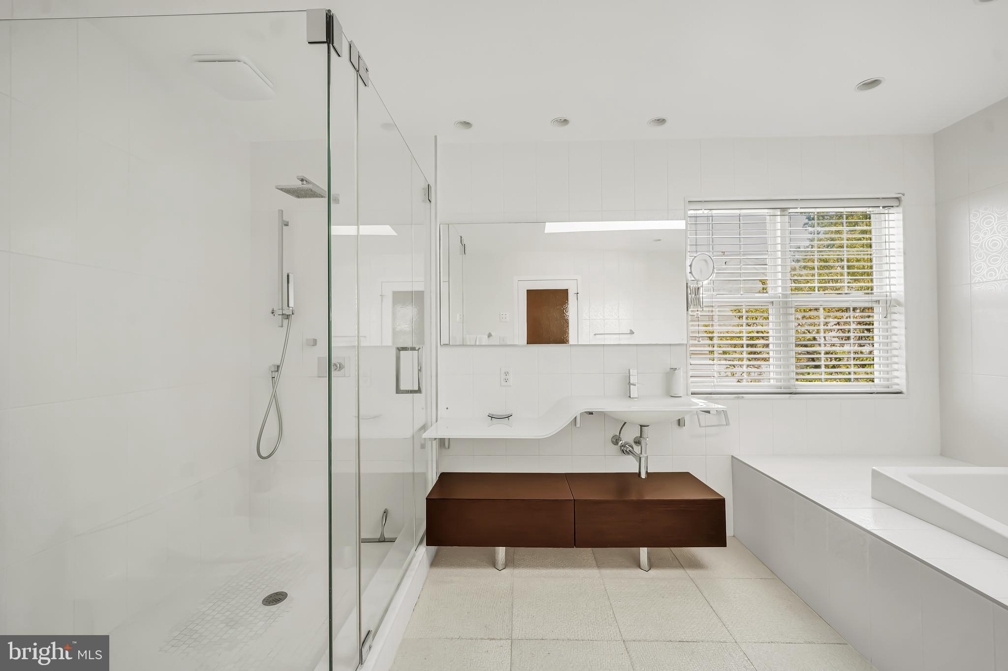 STONEY FORD ESTATE - Residential