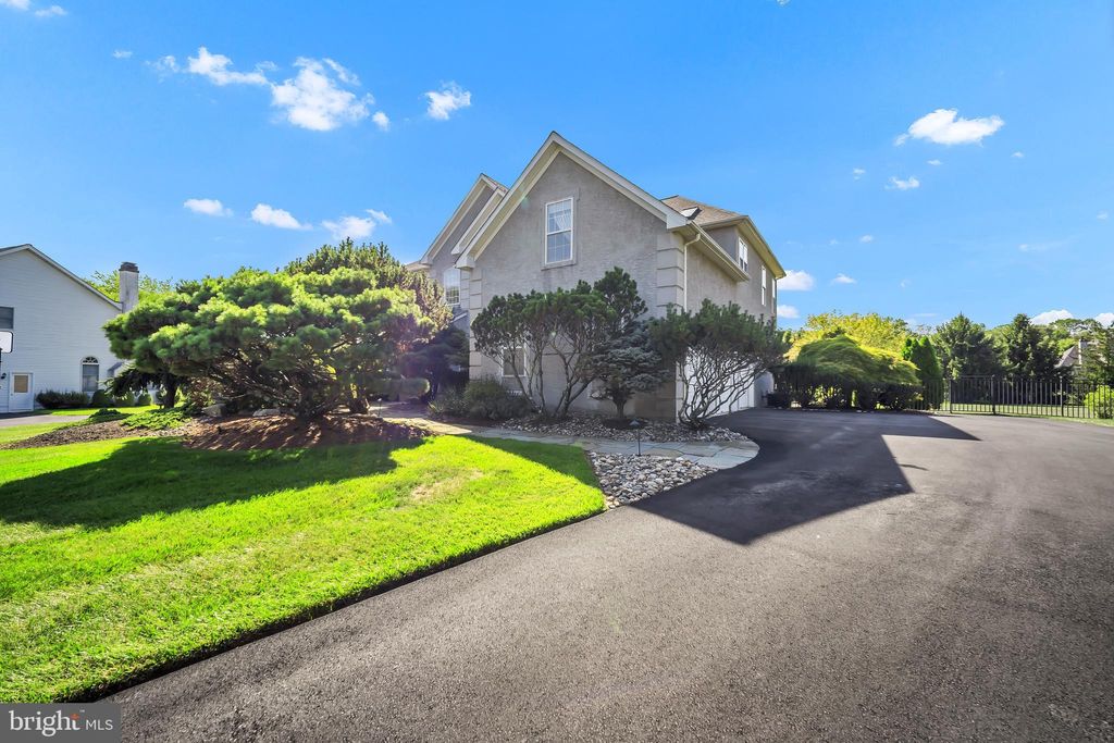 Photo of 15 Dover Place, SOUTHAMPTON, PA 18966 (MLS # PABU2103464)