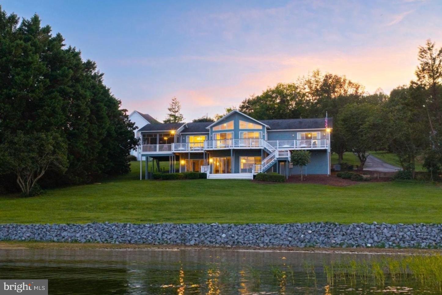 1164 OAK GROVE DRIVE