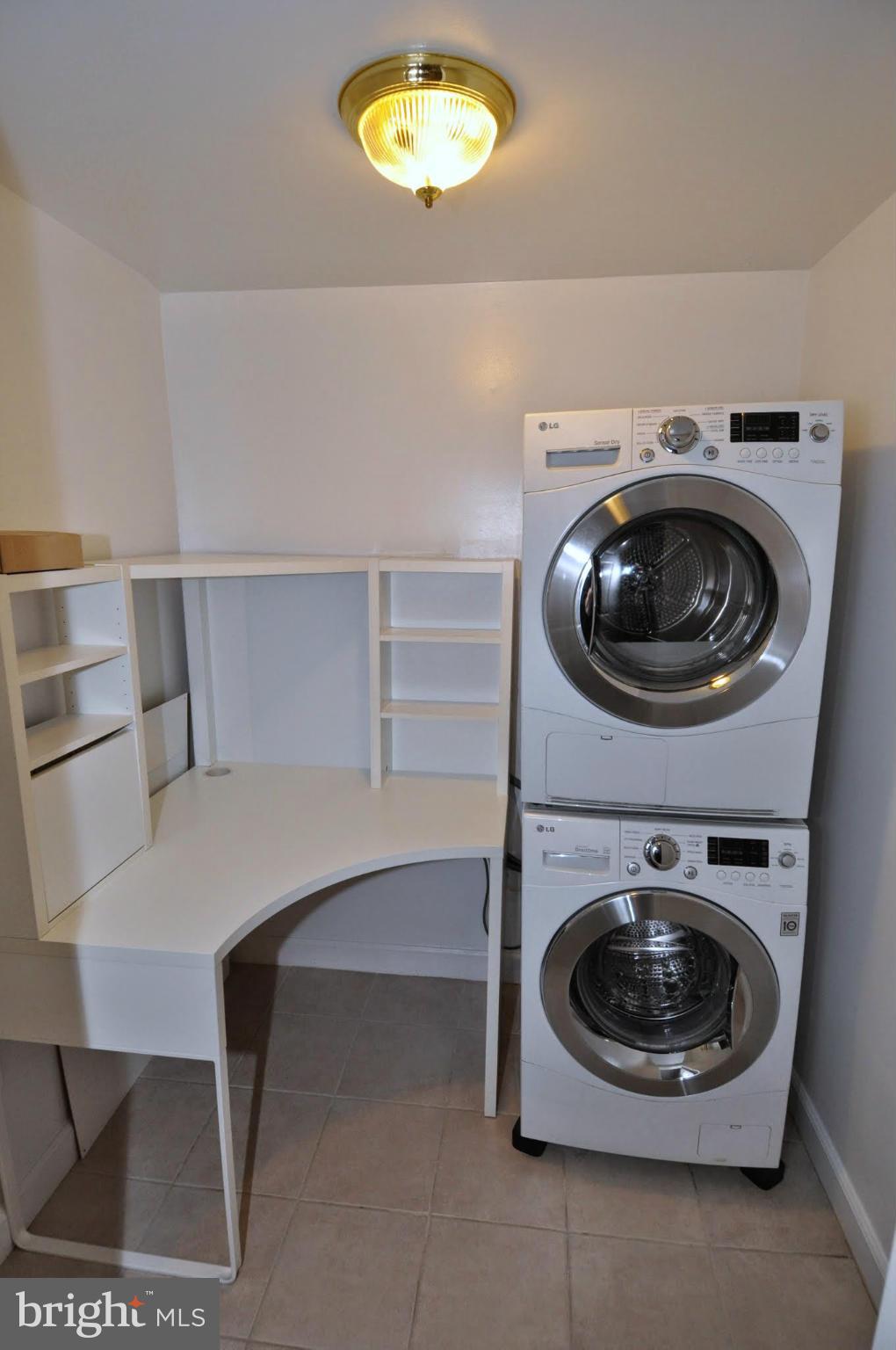 VANTAGE HILL - Residential