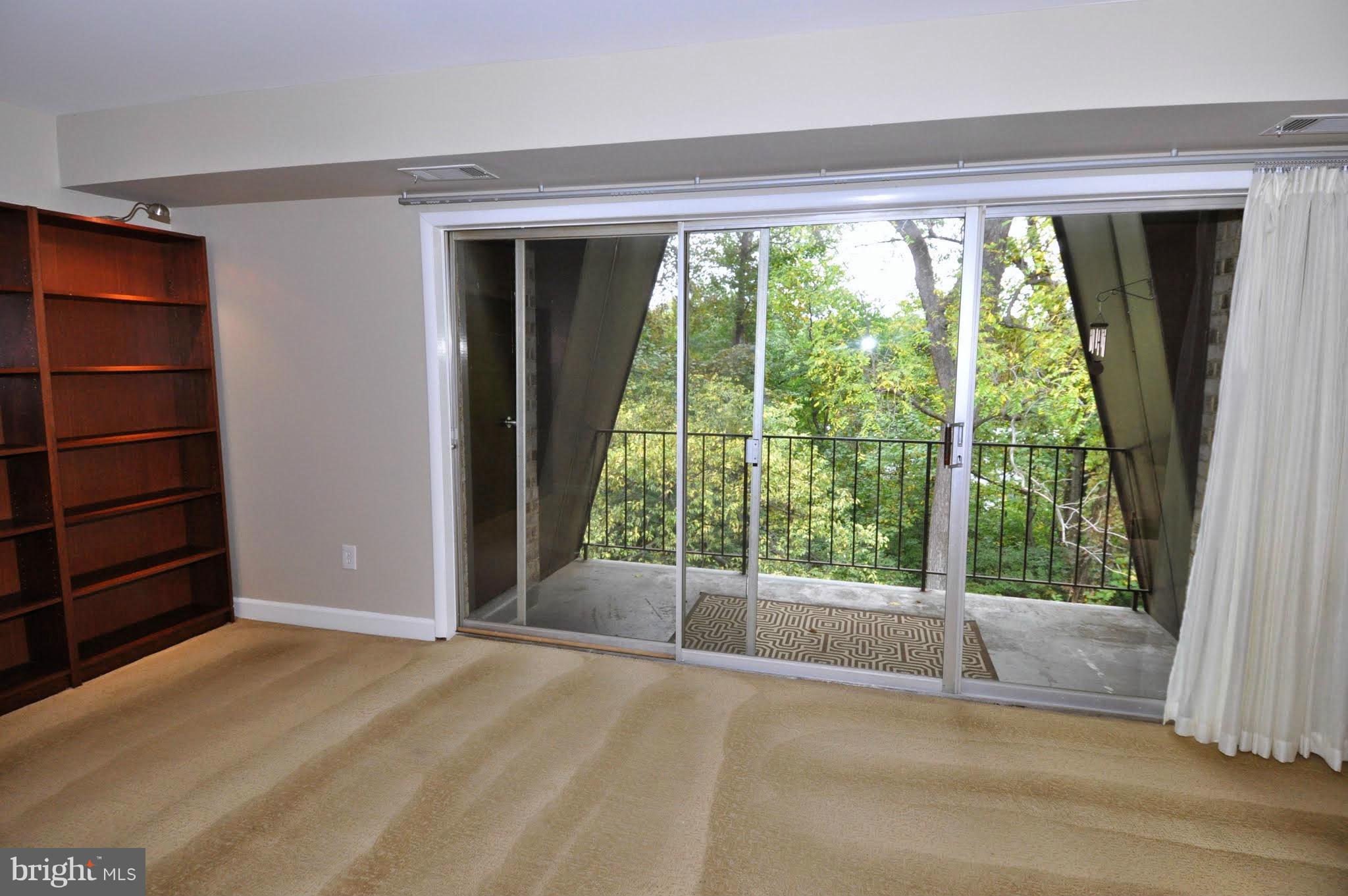 VANTAGE HILL - Residential