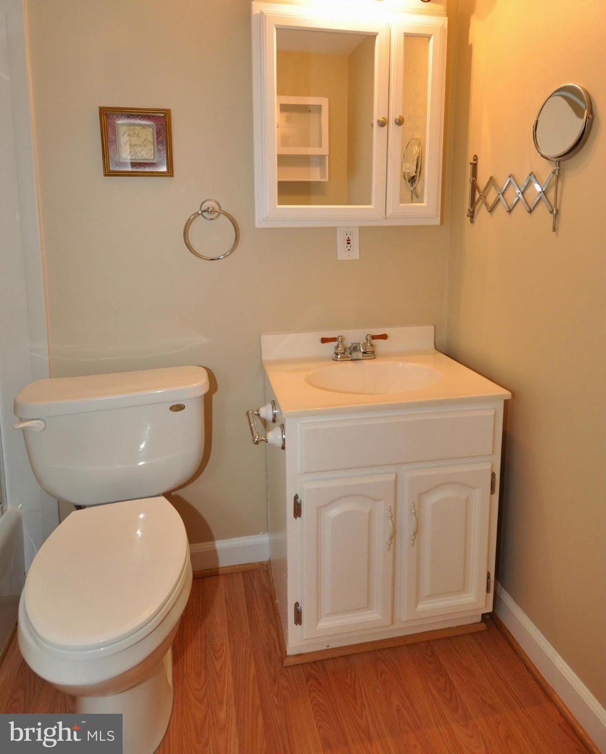 VANTAGE HILL - Residential