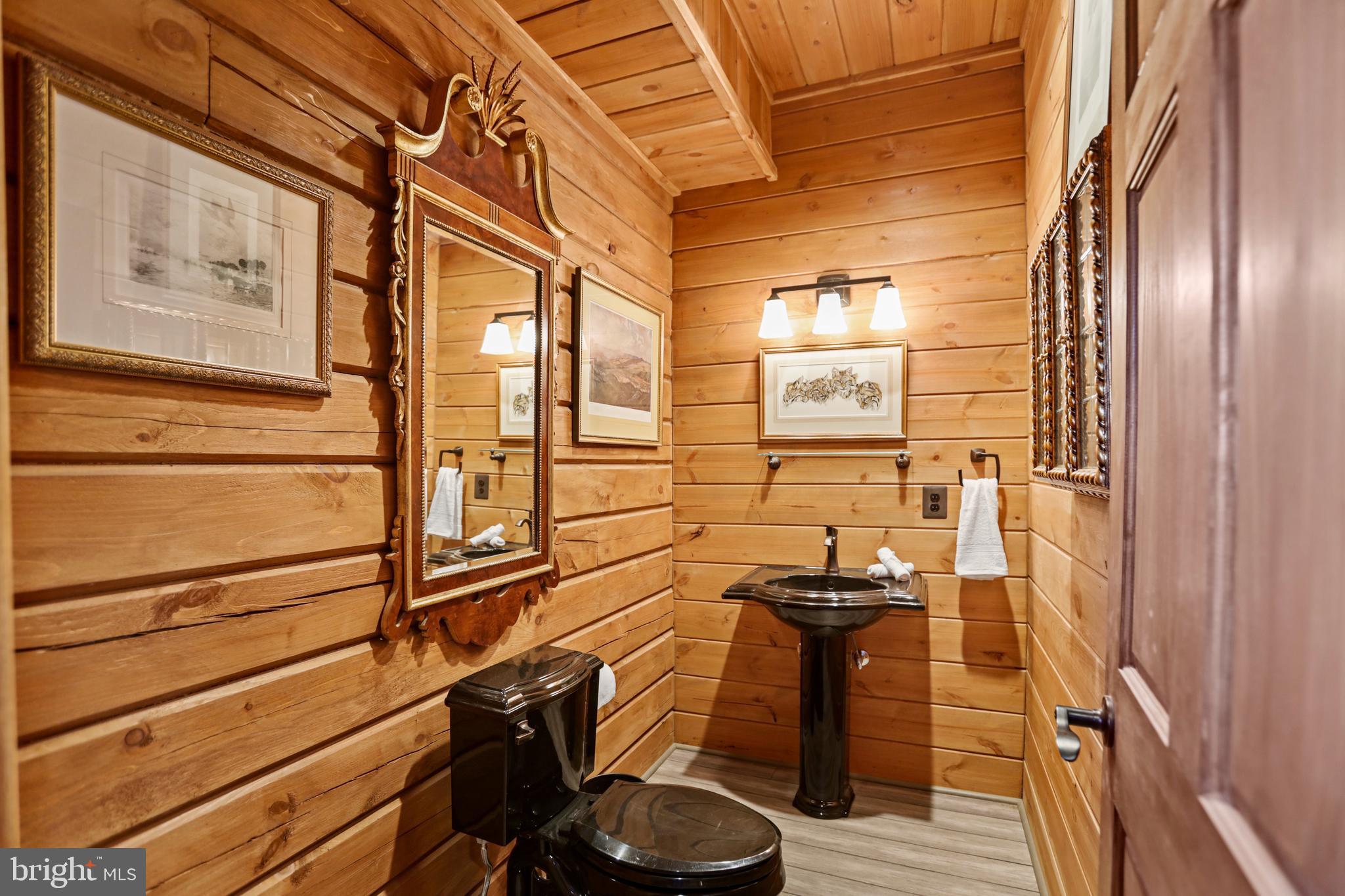 CALMES NECK ESTATES - Residential