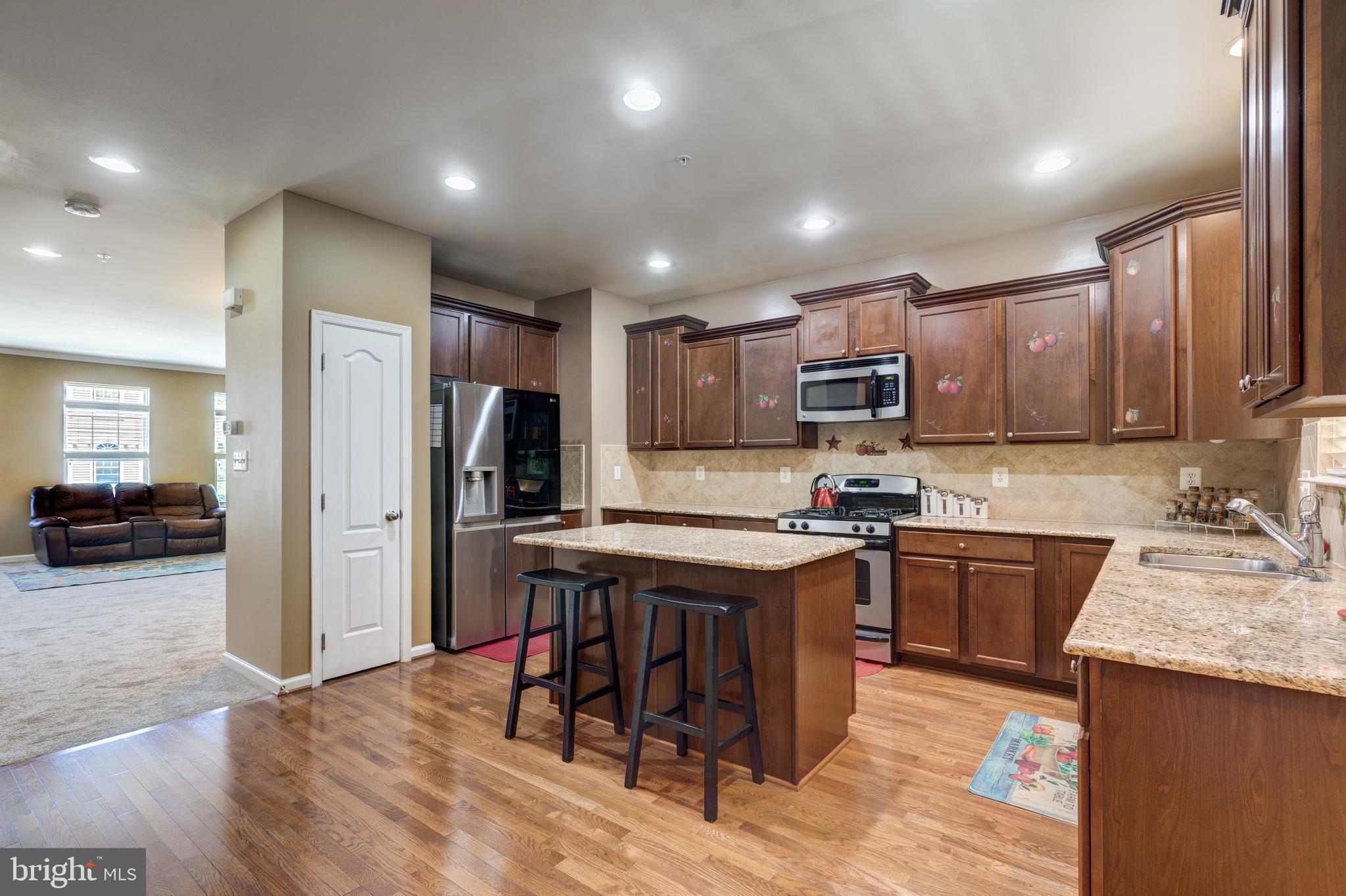 7125 WILLIAMS GROVE