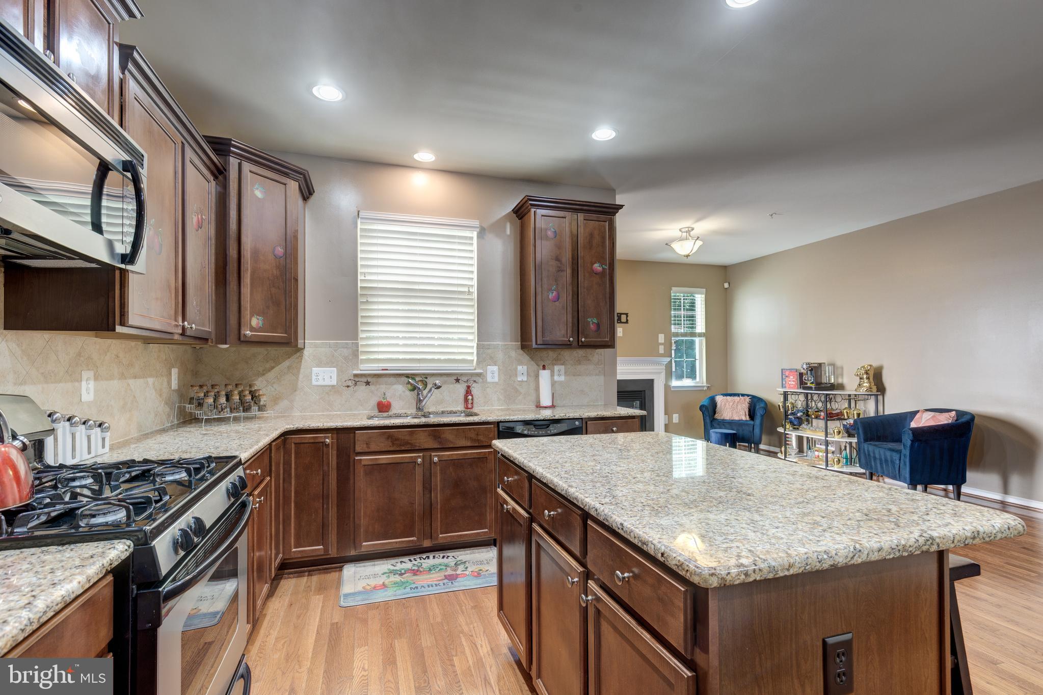 7125 WILLIAMS GROVE