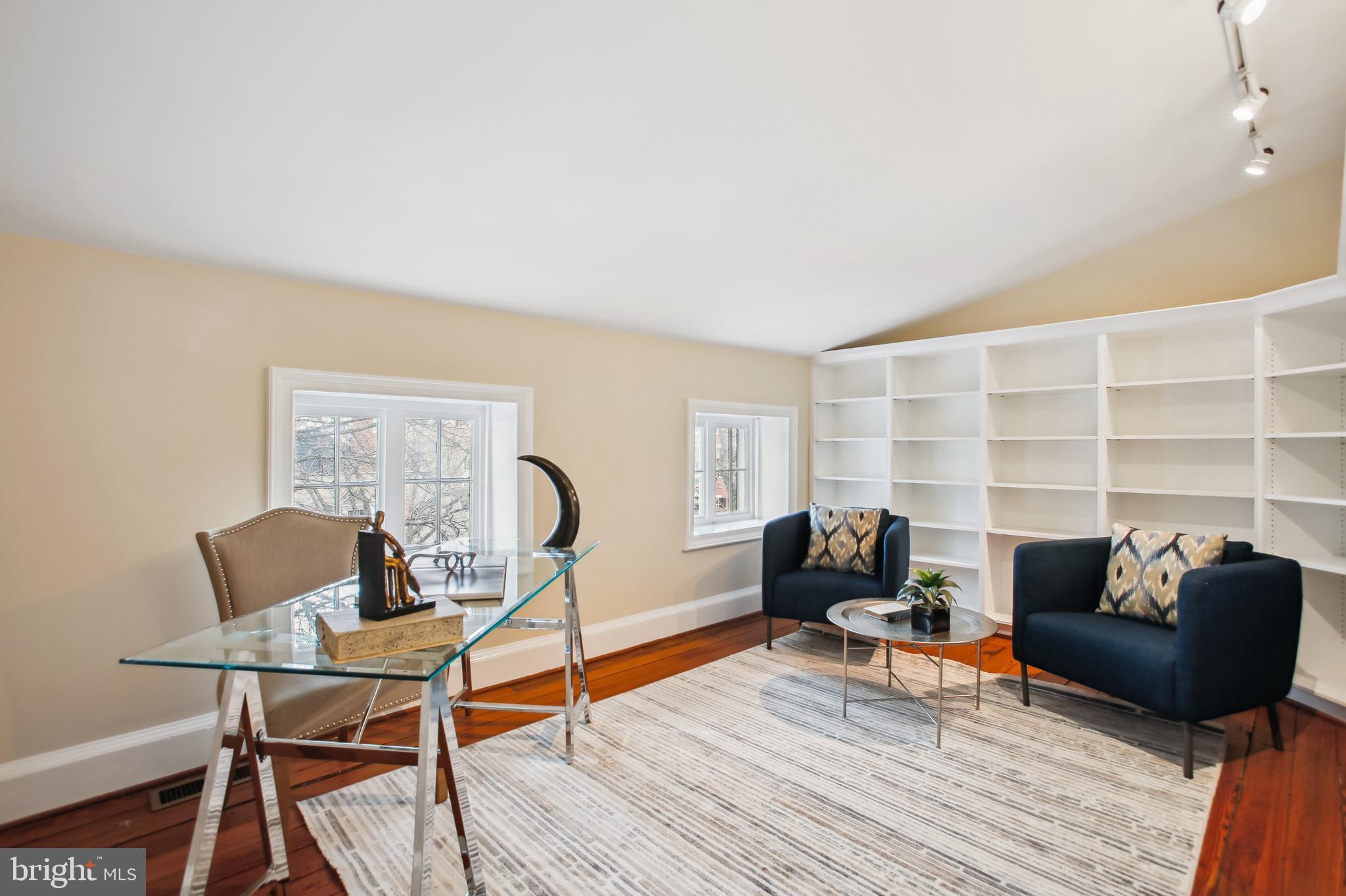 ST JOHNS SQUARE - Residential