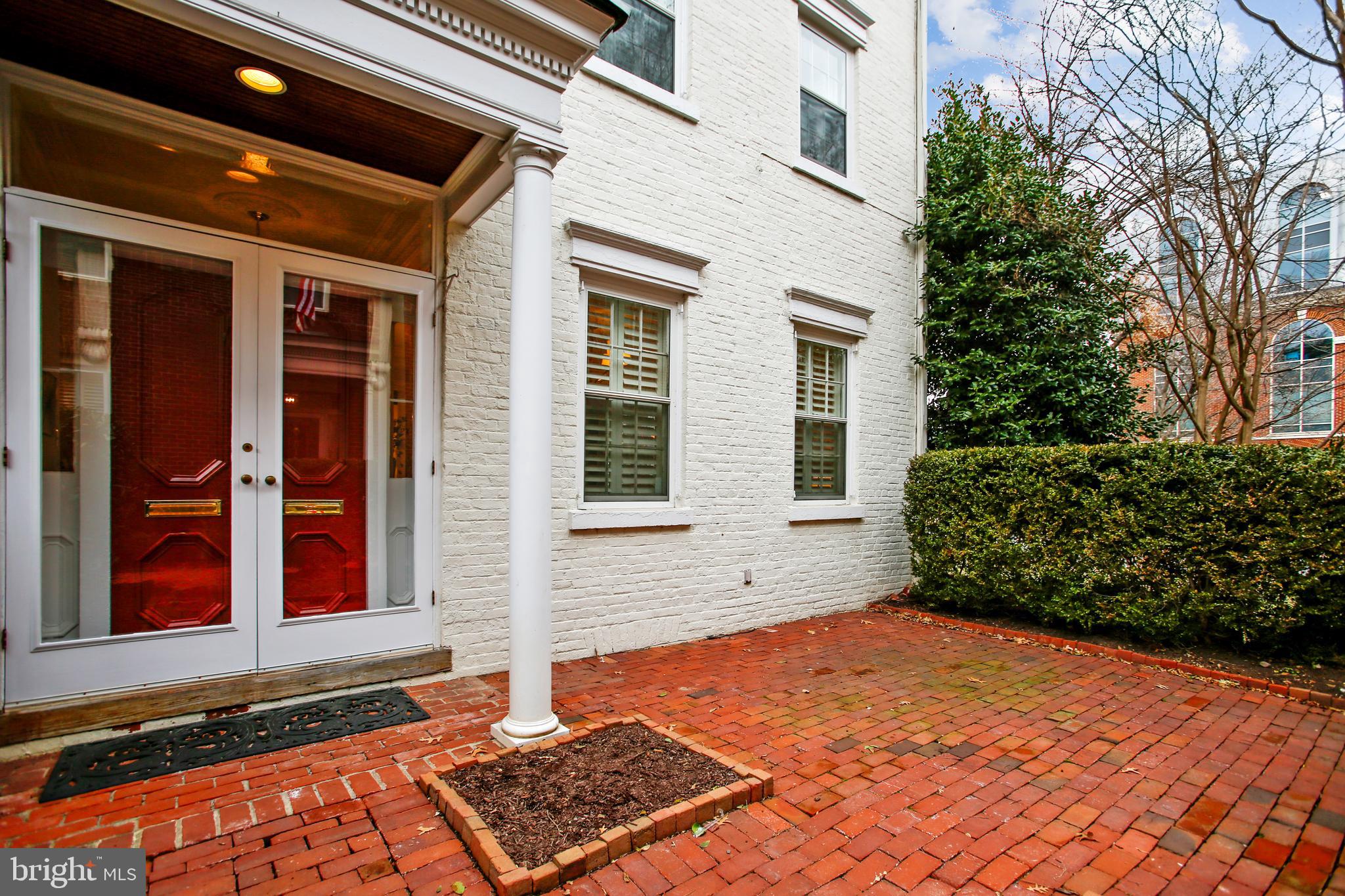 ST JOHNS SQUARE - Residential