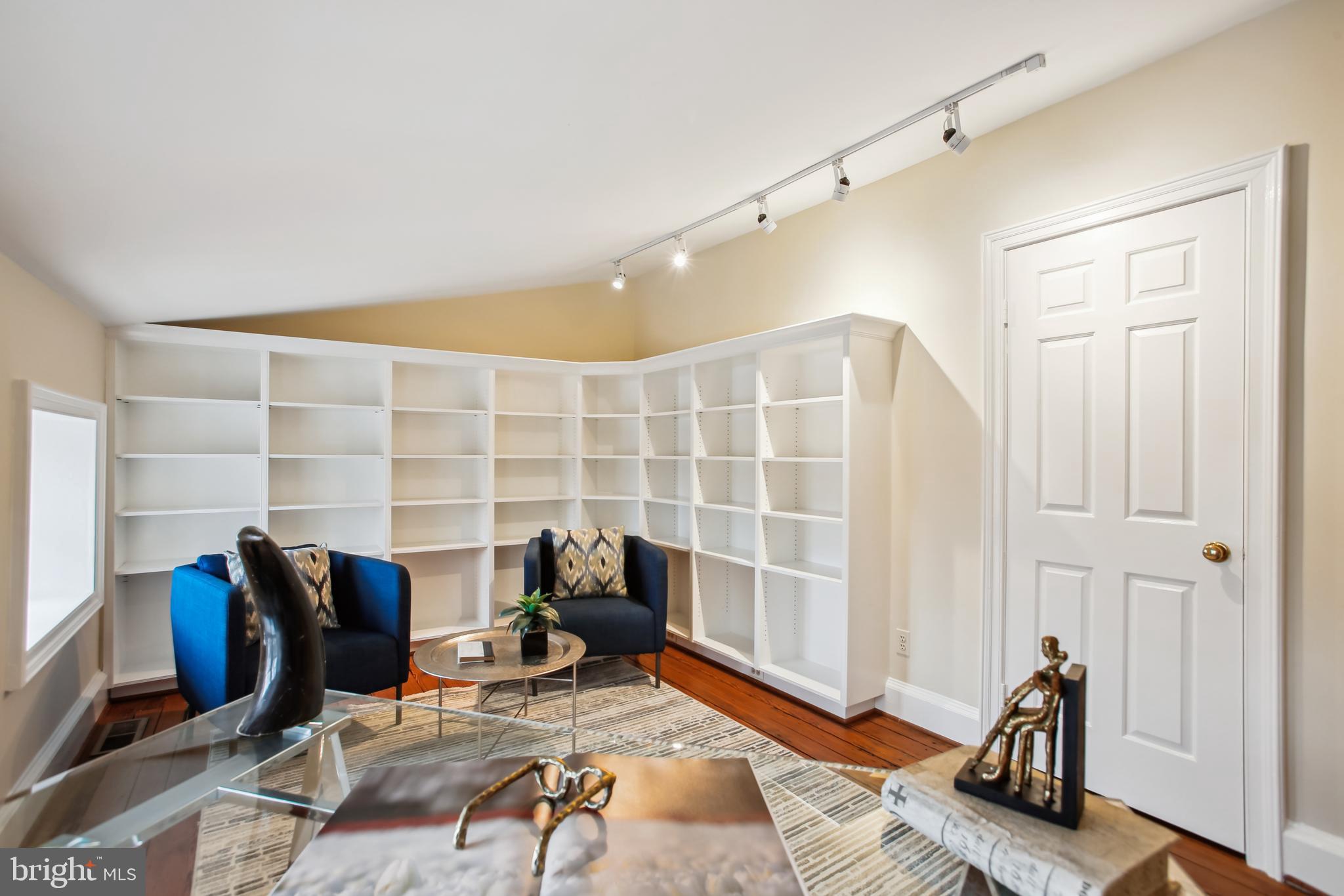 ST JOHNS SQUARE - Residential