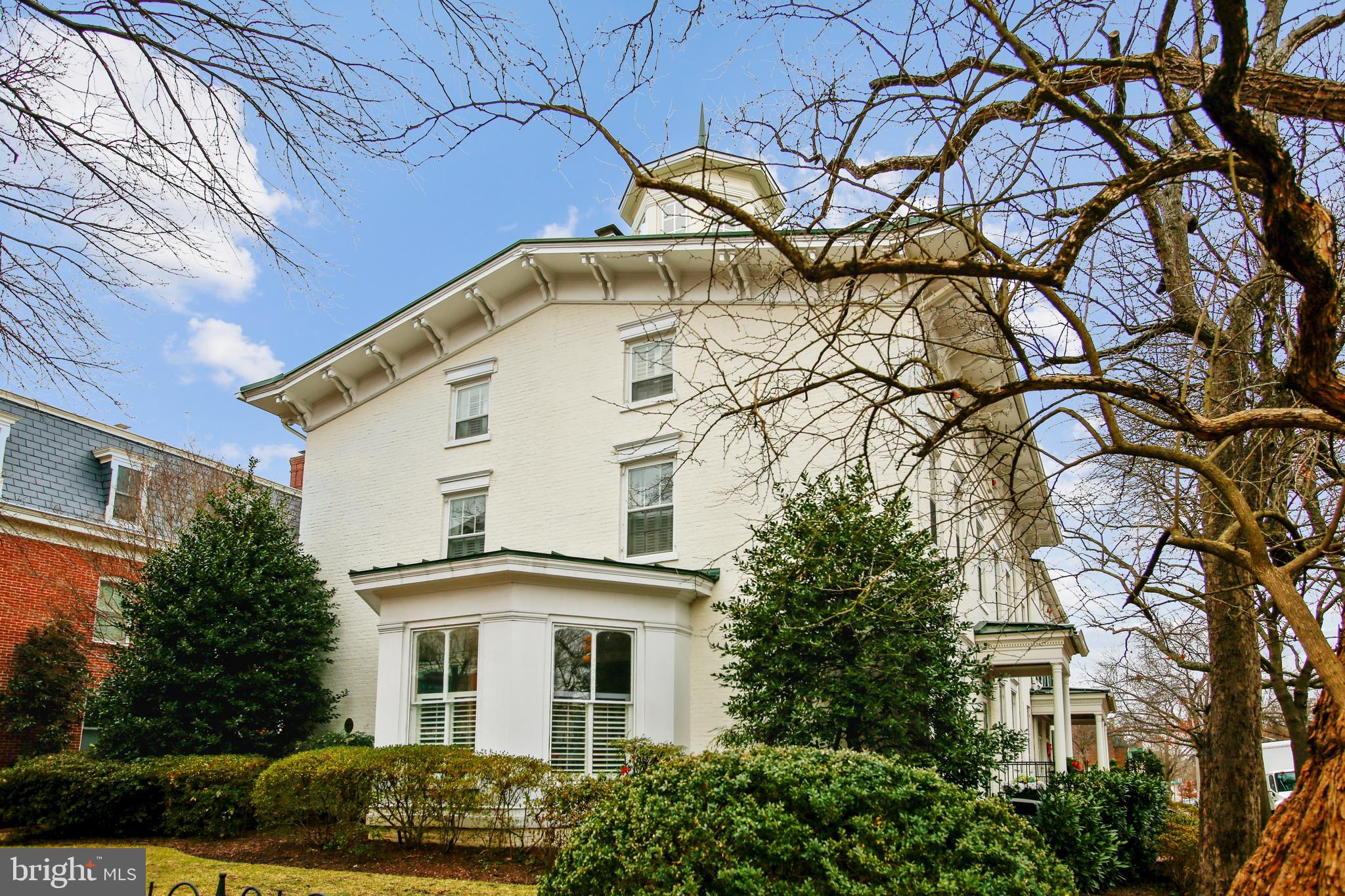 ST JOHNS SQUARE - Residential