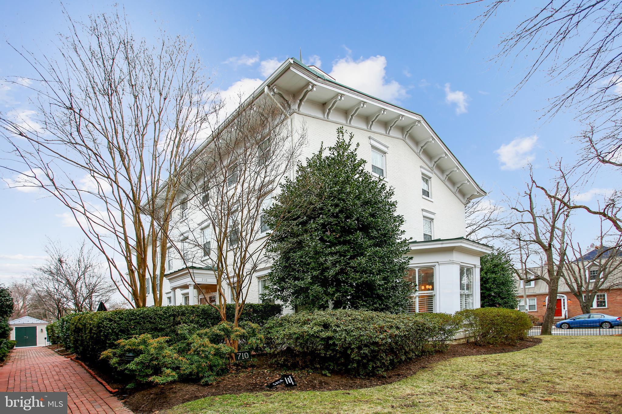 ST JOHNS SQUARE - Residential