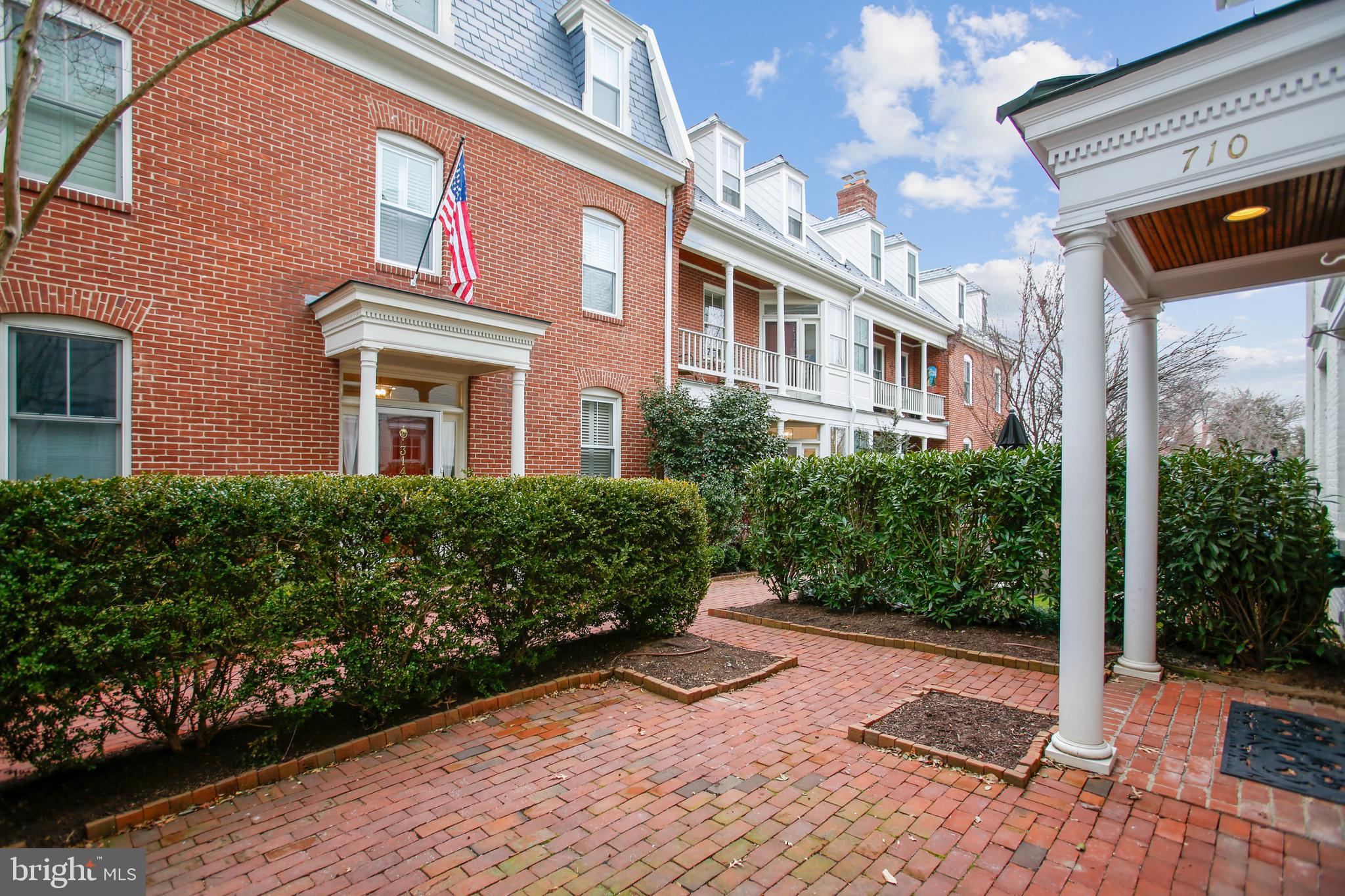 ST JOHNS SQUARE - Residential