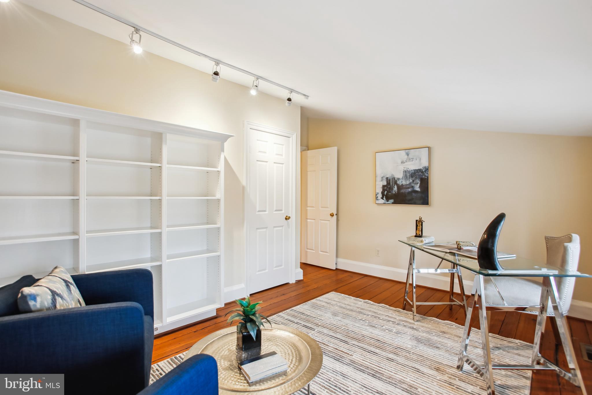 ST JOHNS SQUARE - Residential