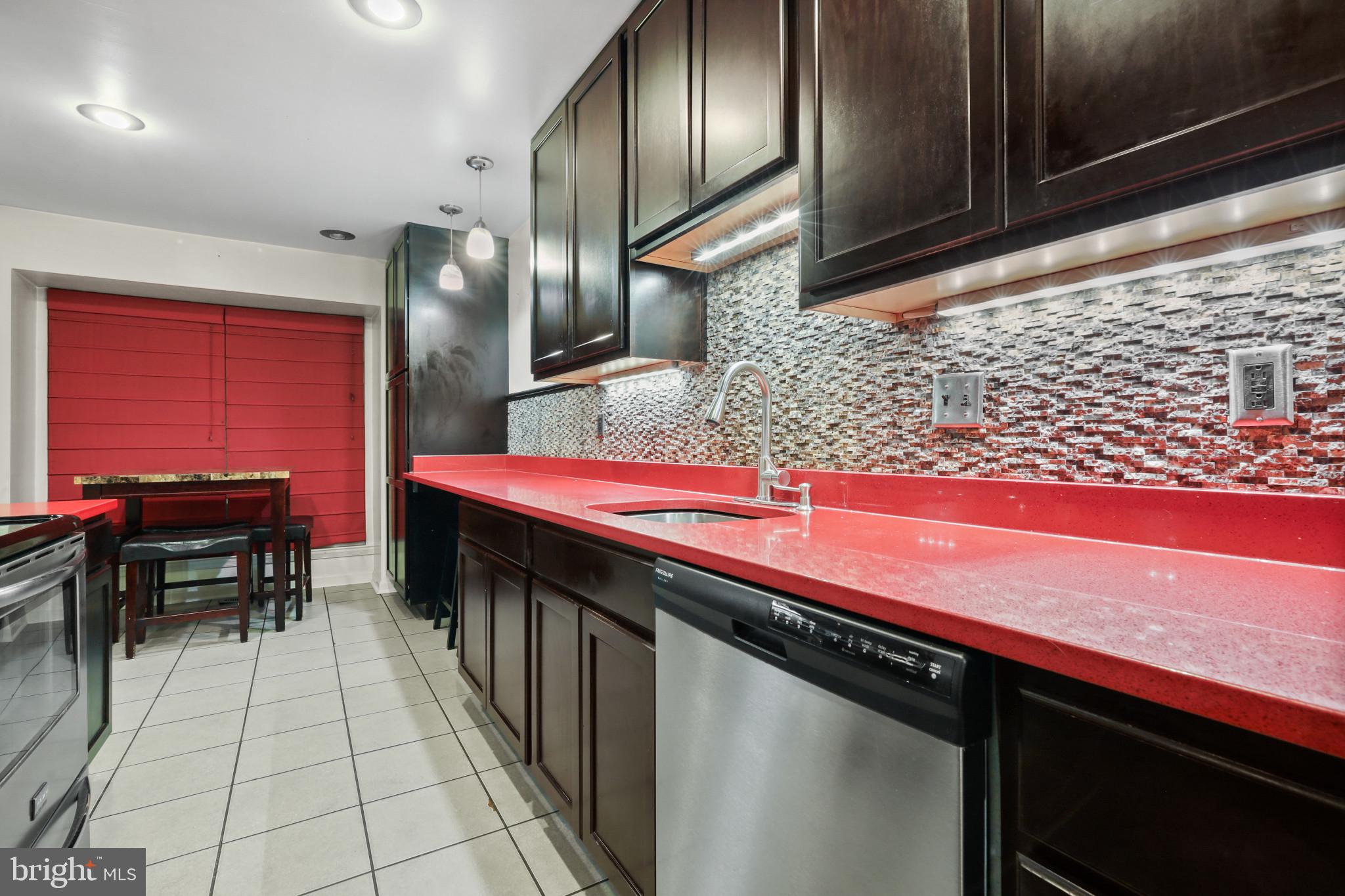 EVERGREEN AT PUTTY HILL - Residential