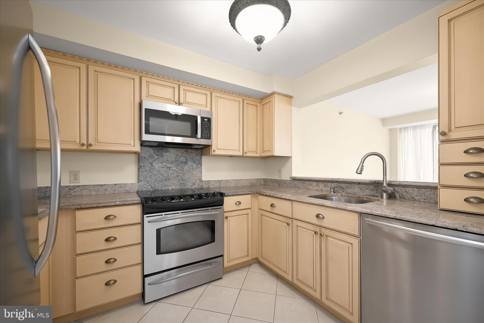 WHITLEY PARK CONDOMINIUM - Residential