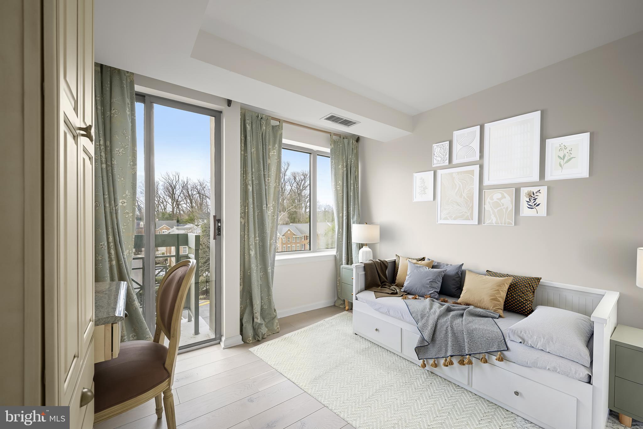 WHITLEY PARK CONDOMINIUM - Residential