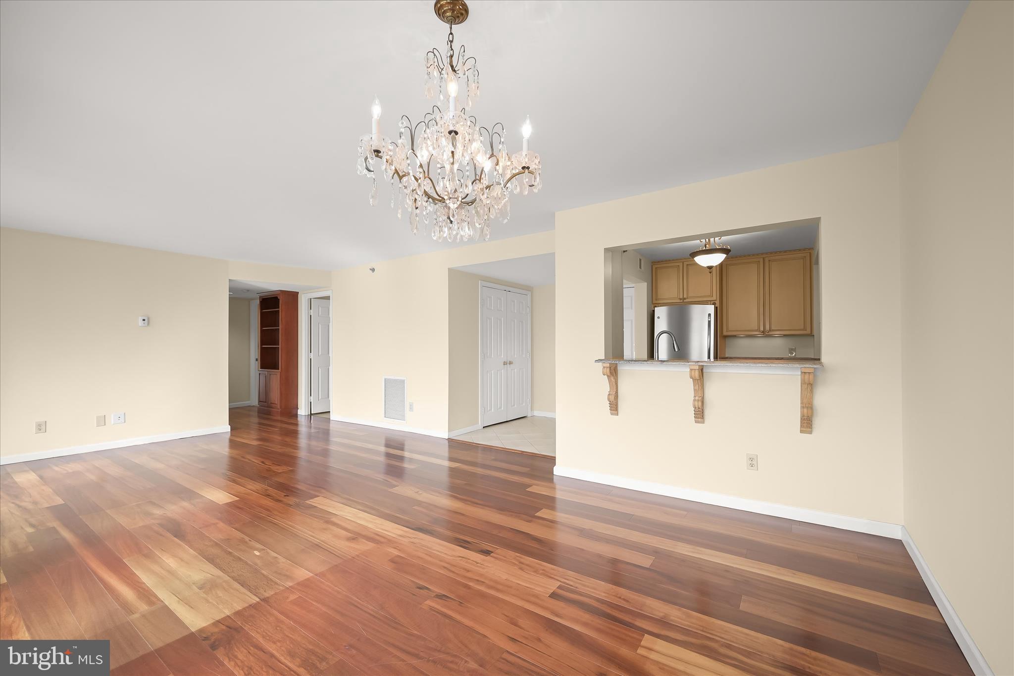 WHITLEY PARK CONDOMINIUM - Residential