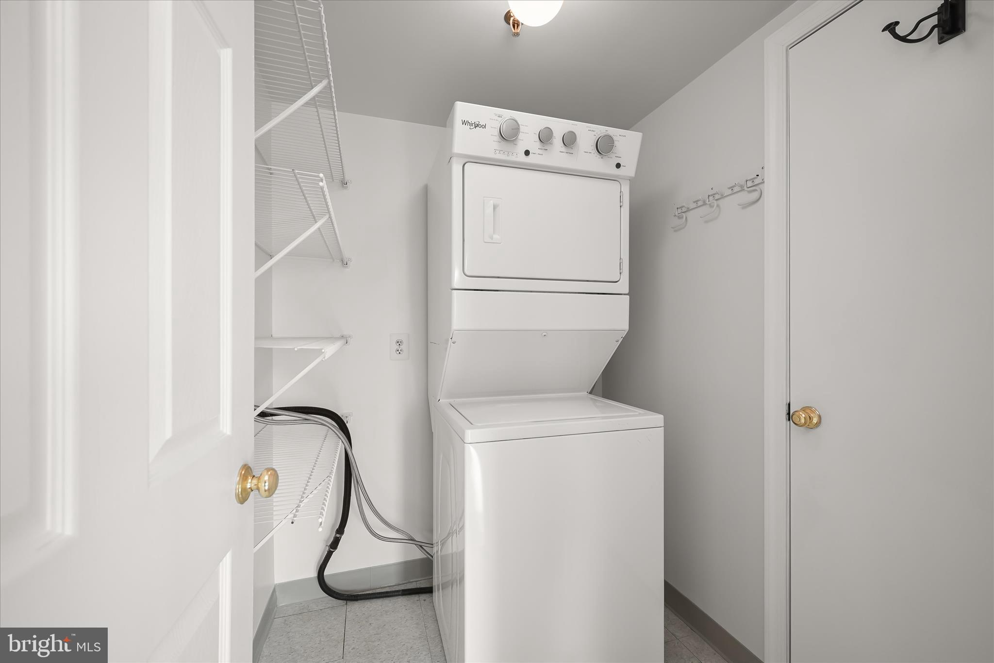 WHITLEY PARK CONDOMINIUM - Residential