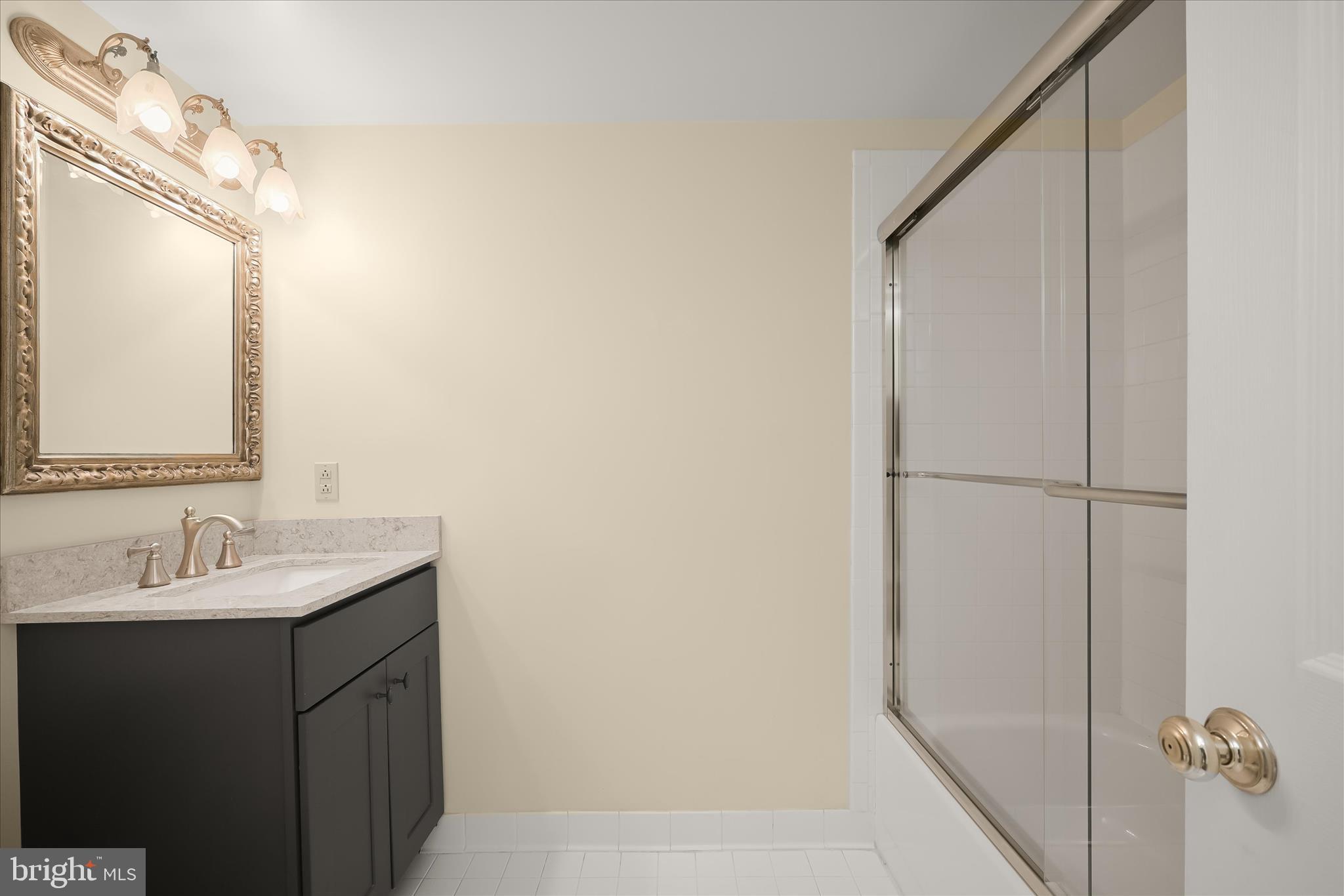 WHITLEY PARK CONDOMINIUM - Residential