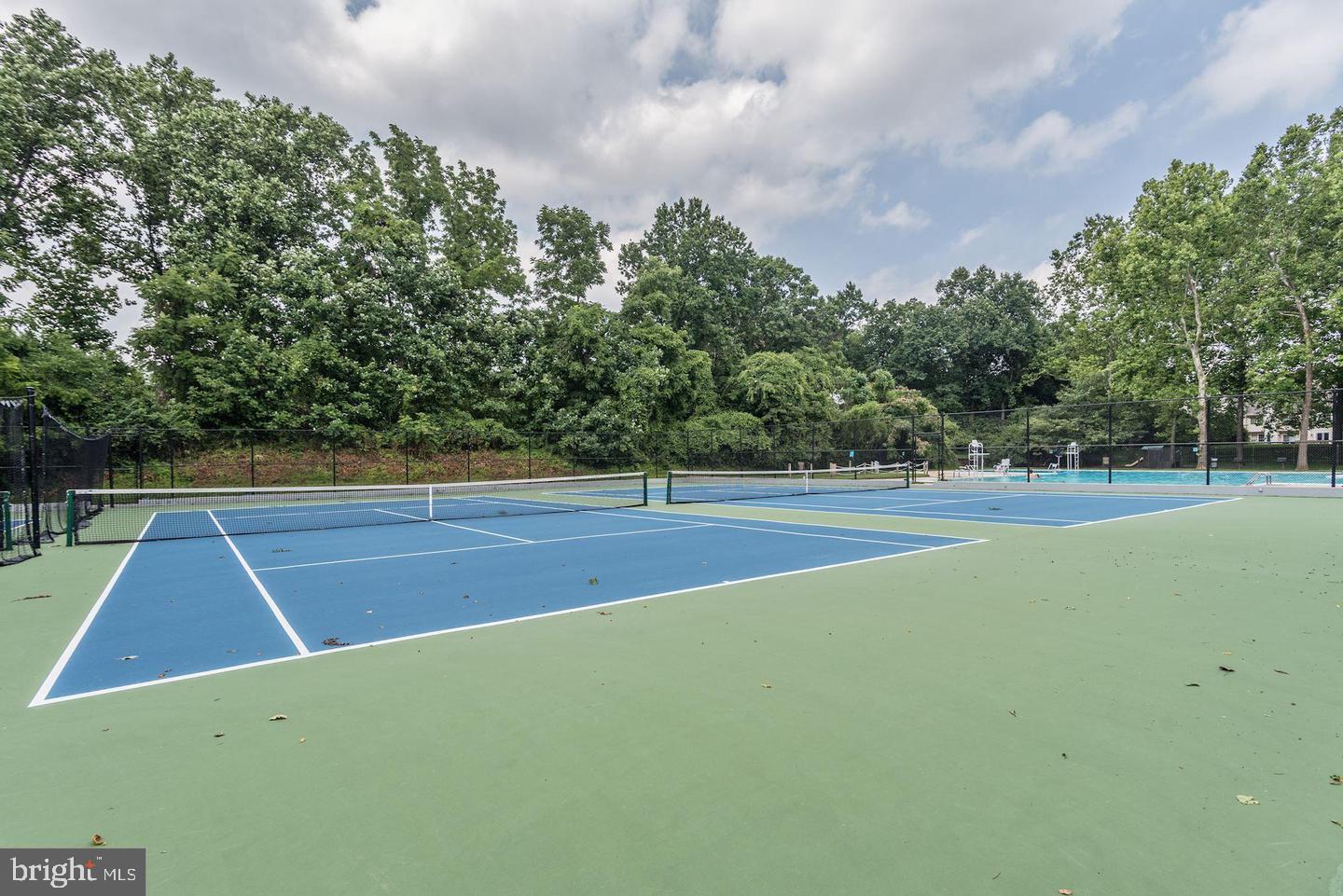 WHITLEY PARK CONDOMINIUM - Residential