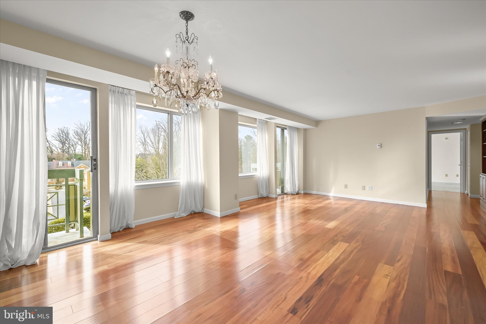 WHITLEY PARK CONDOMINIUM - Residential