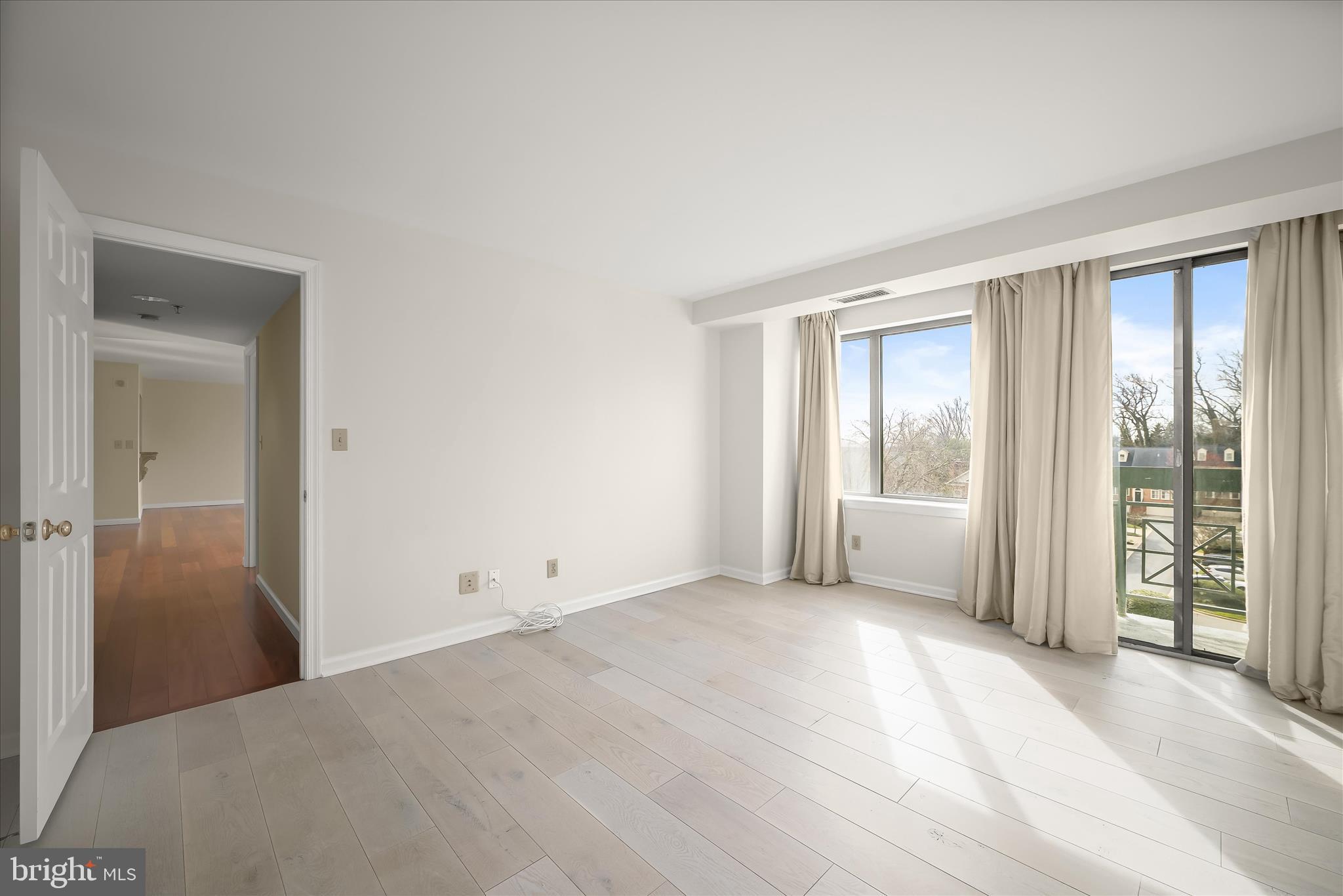 WHITLEY PARK CONDOMINIUM - Residential